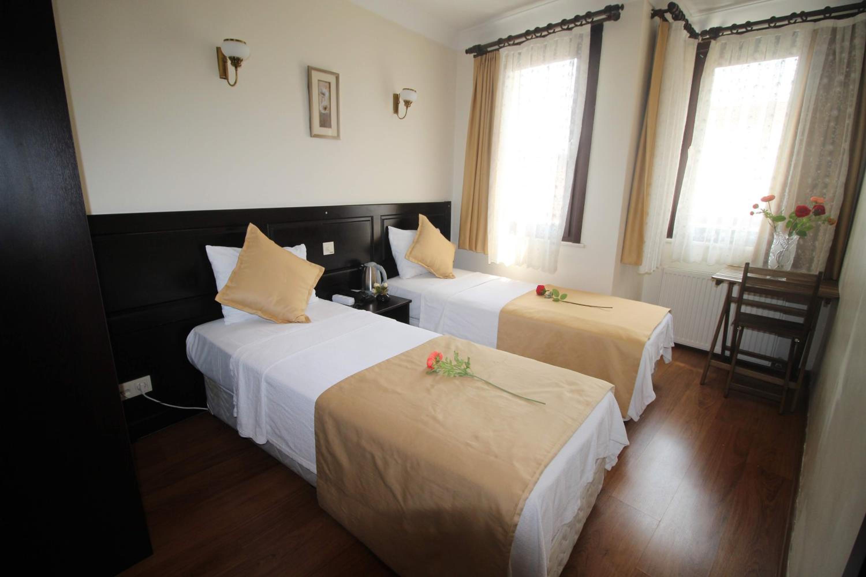 Standard Double or Twin Room photo 2