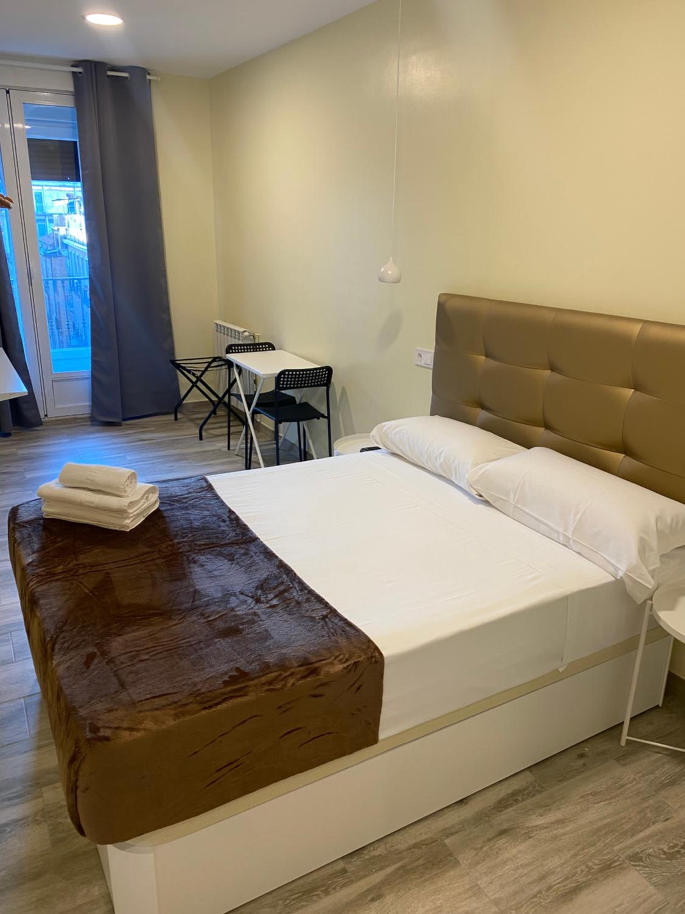Deluxe Double Room with Balcony photo 2