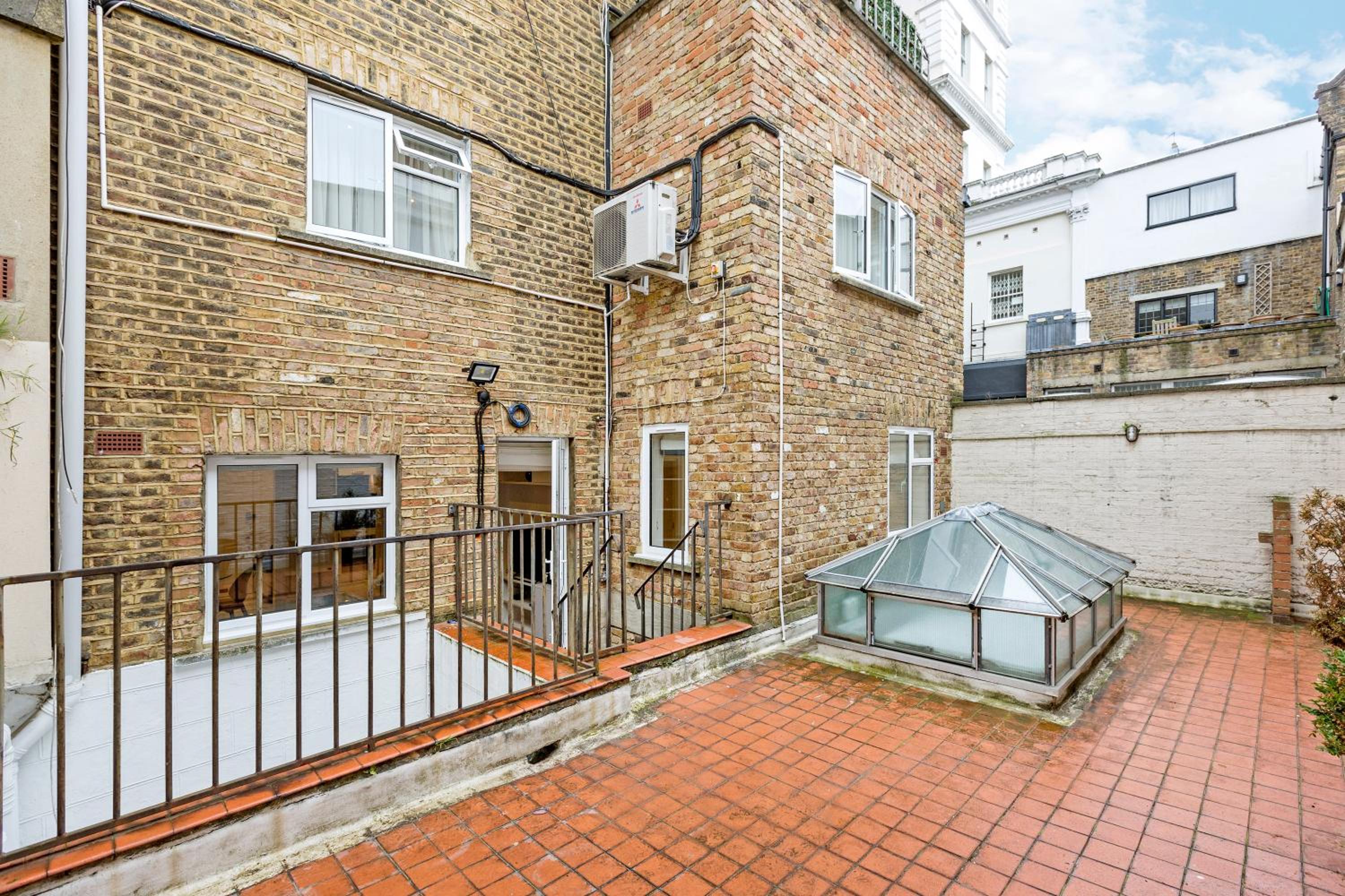 Deluxe One Bedroom with Terrace photo 3