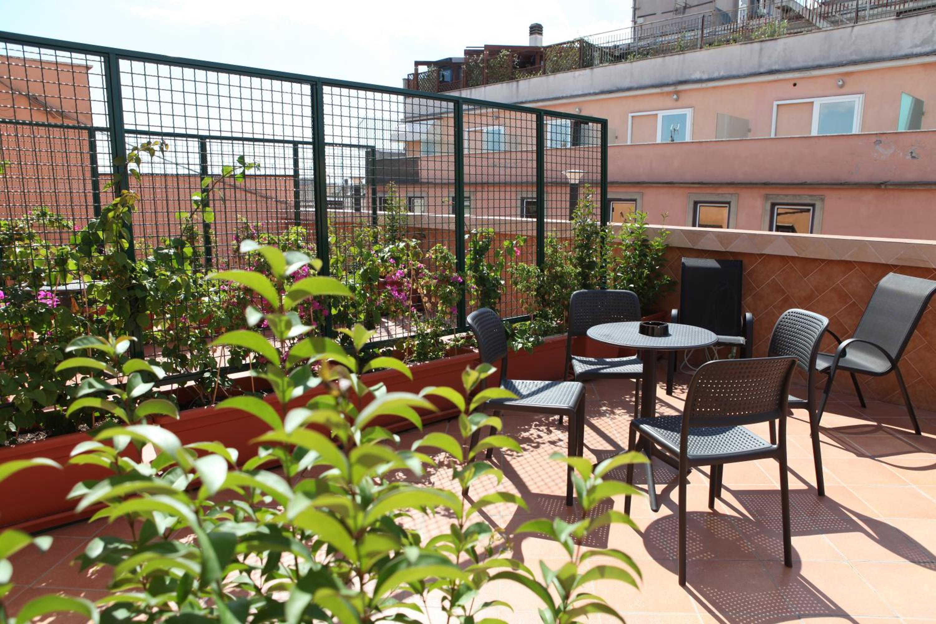 Double Room with Balcony thumbnail 6