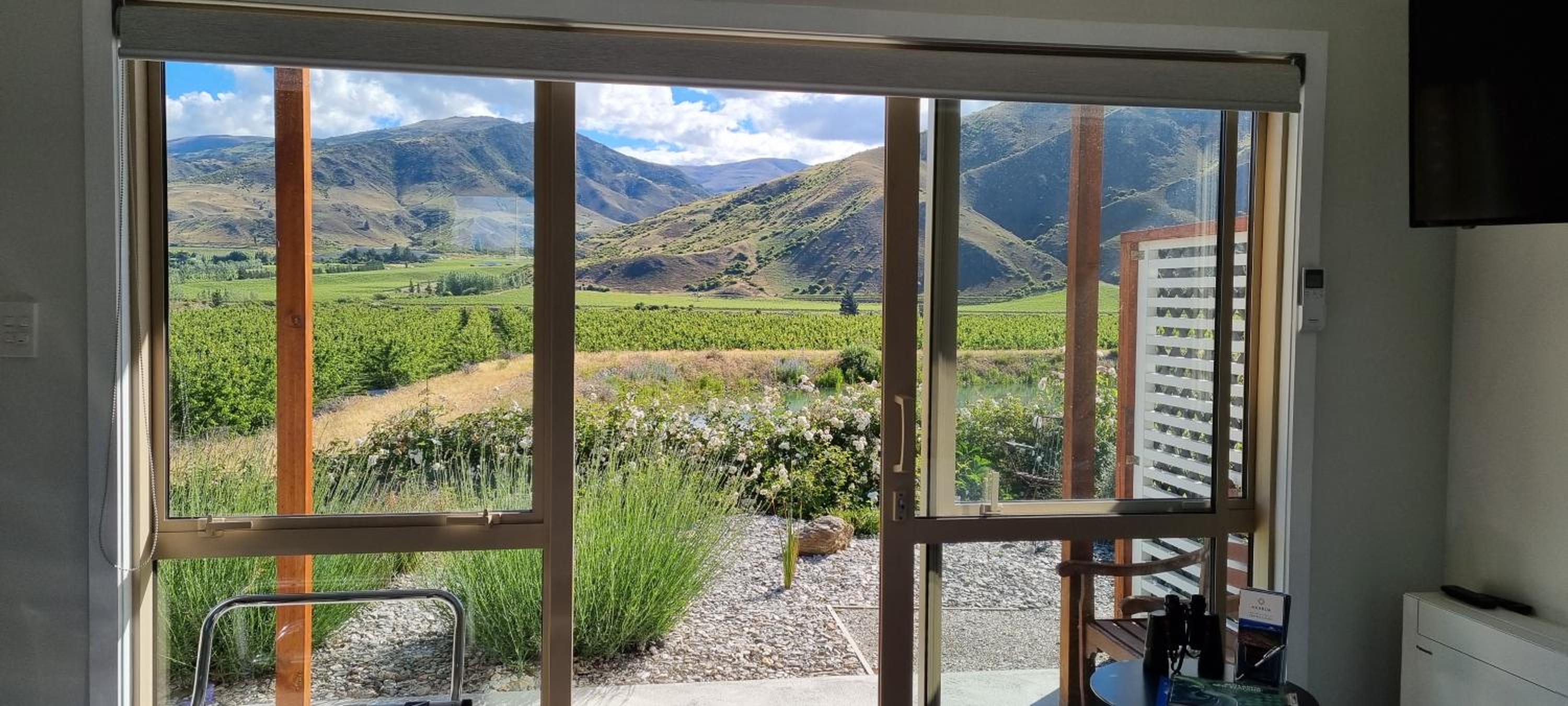 Apartment with Mountain View - Photo 7