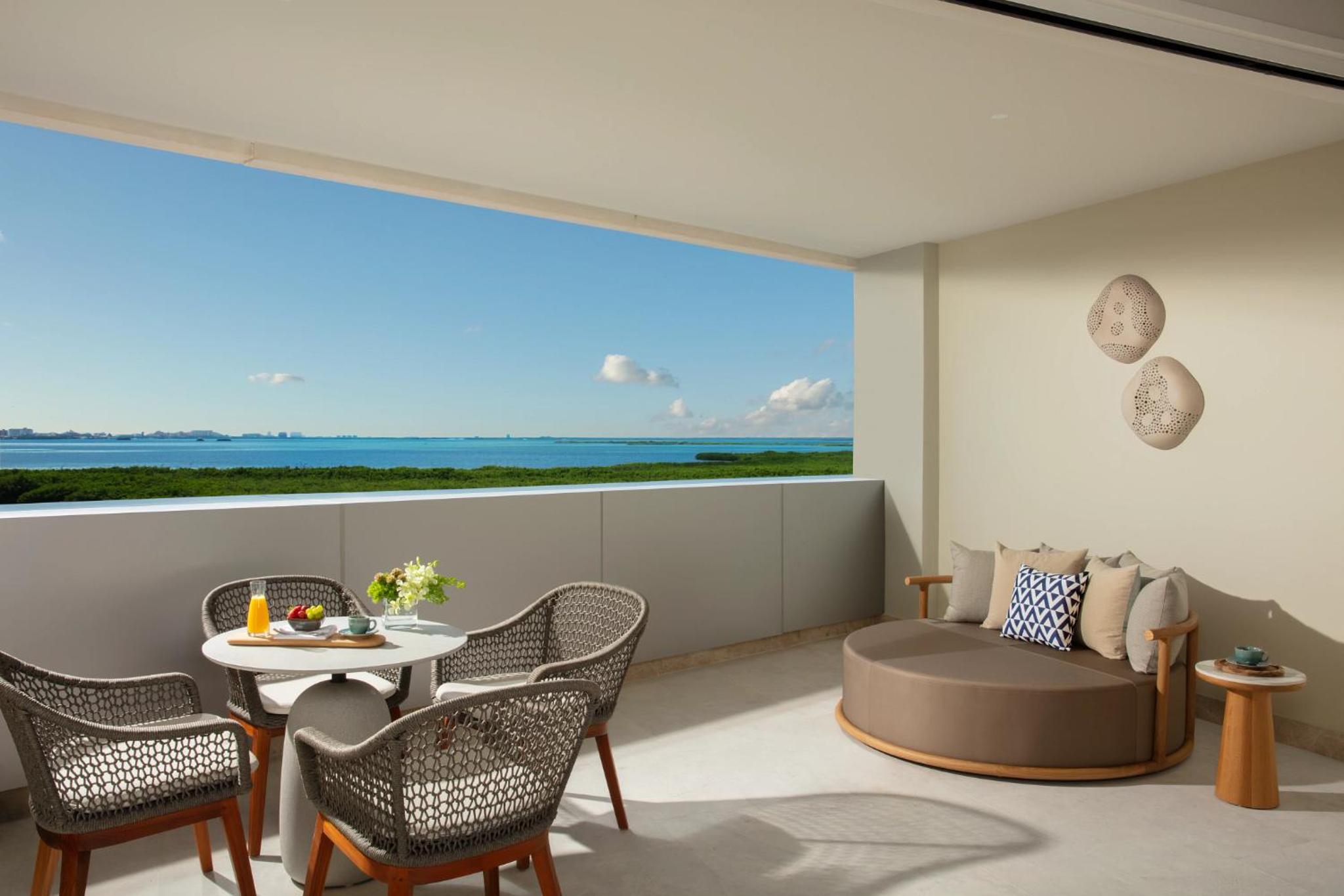 Allure Junior Suite Live Big Laguna View Double