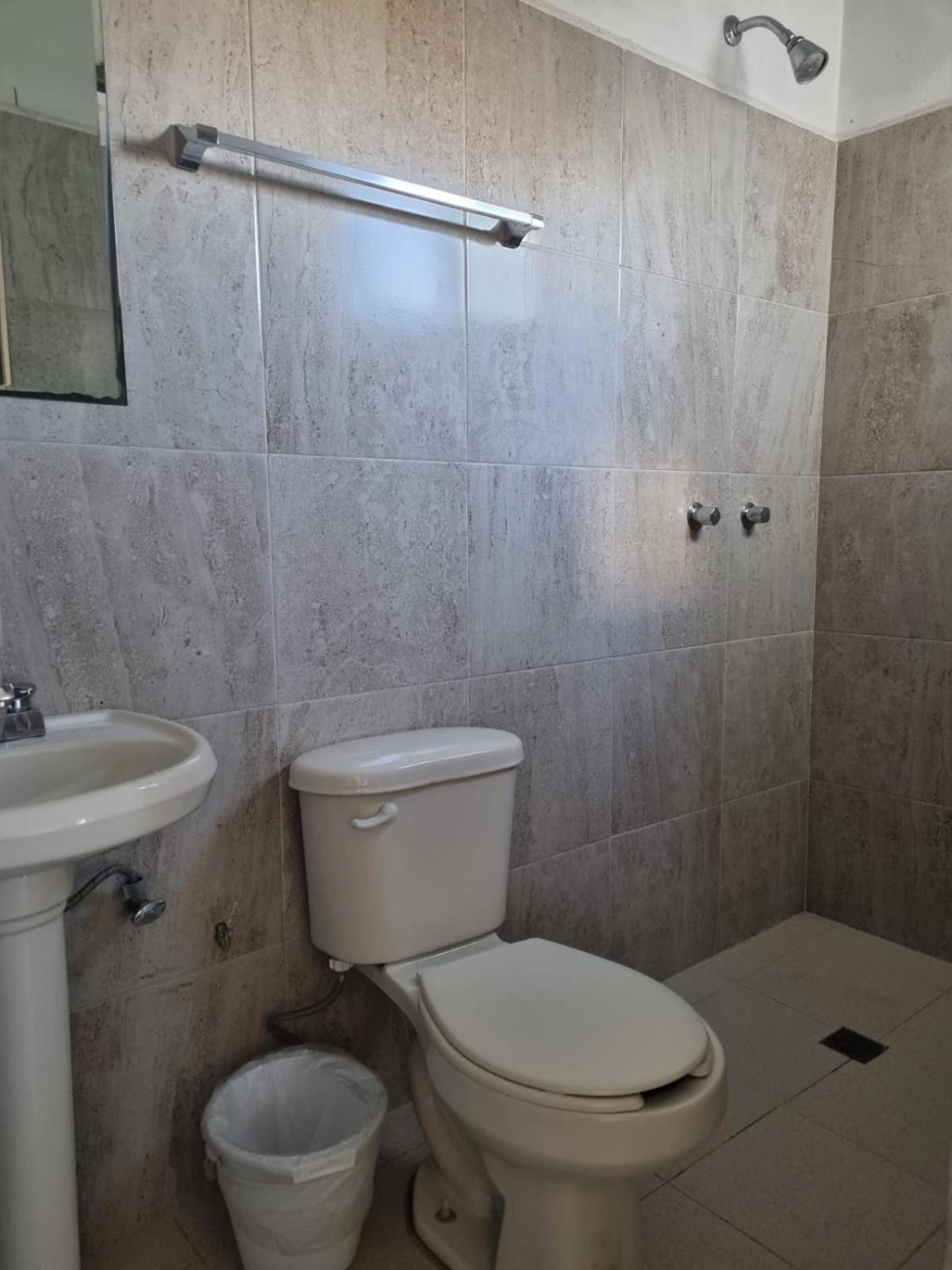 Small Double Room - Photo 4