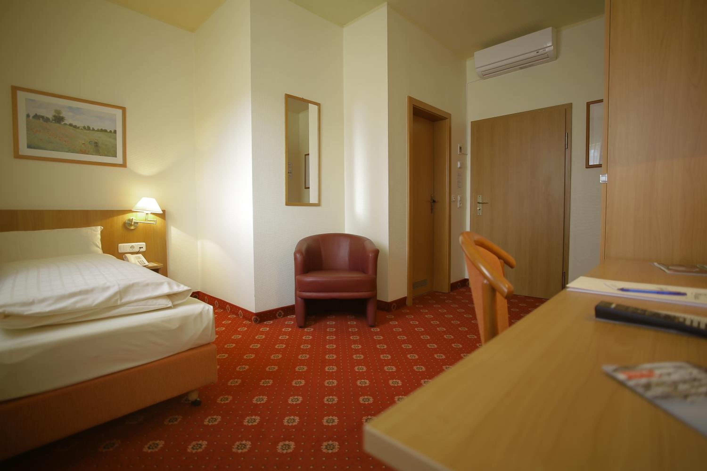 Single Room without Air Conditioning