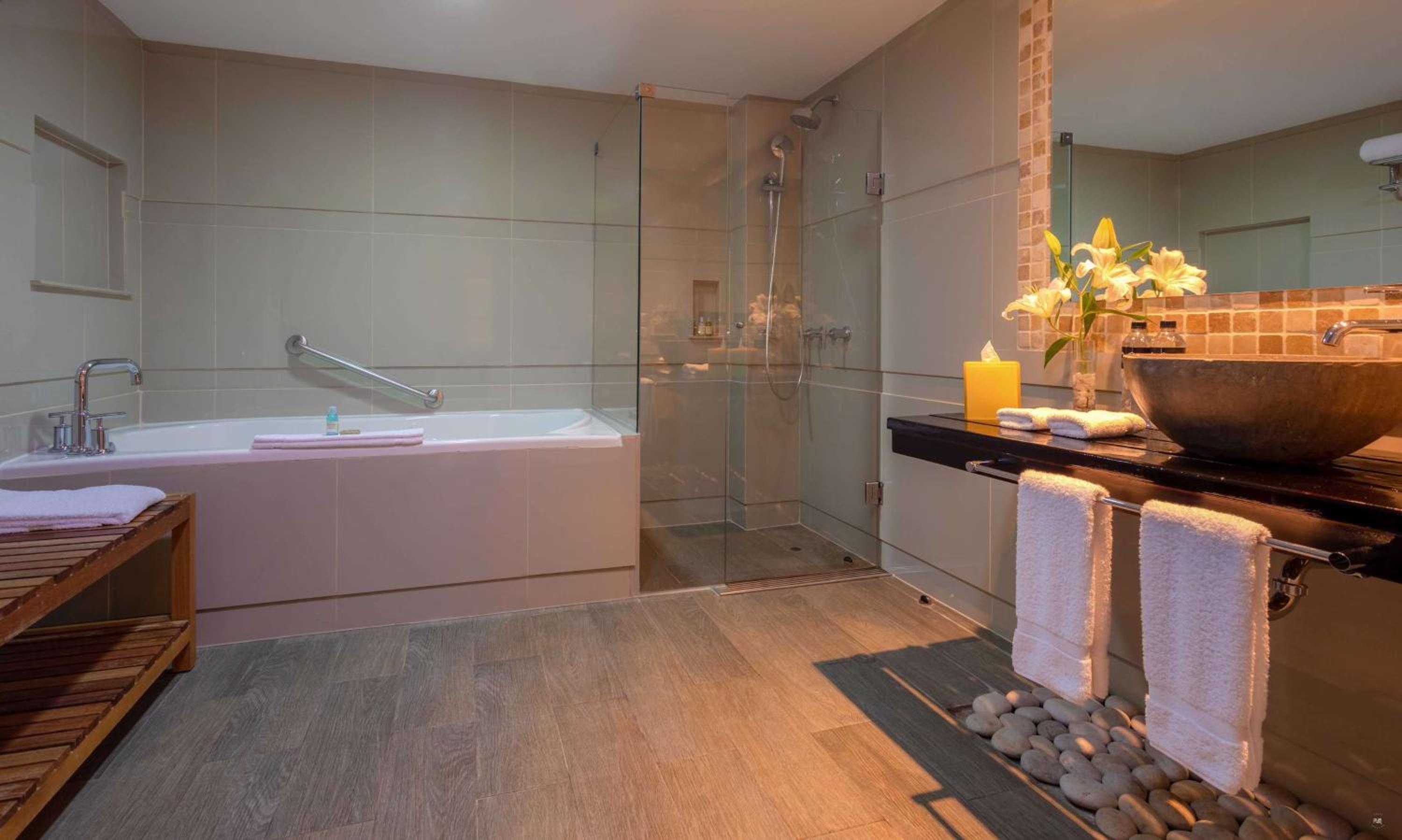 Executive Double Room with One King Size Bed - Photo 2