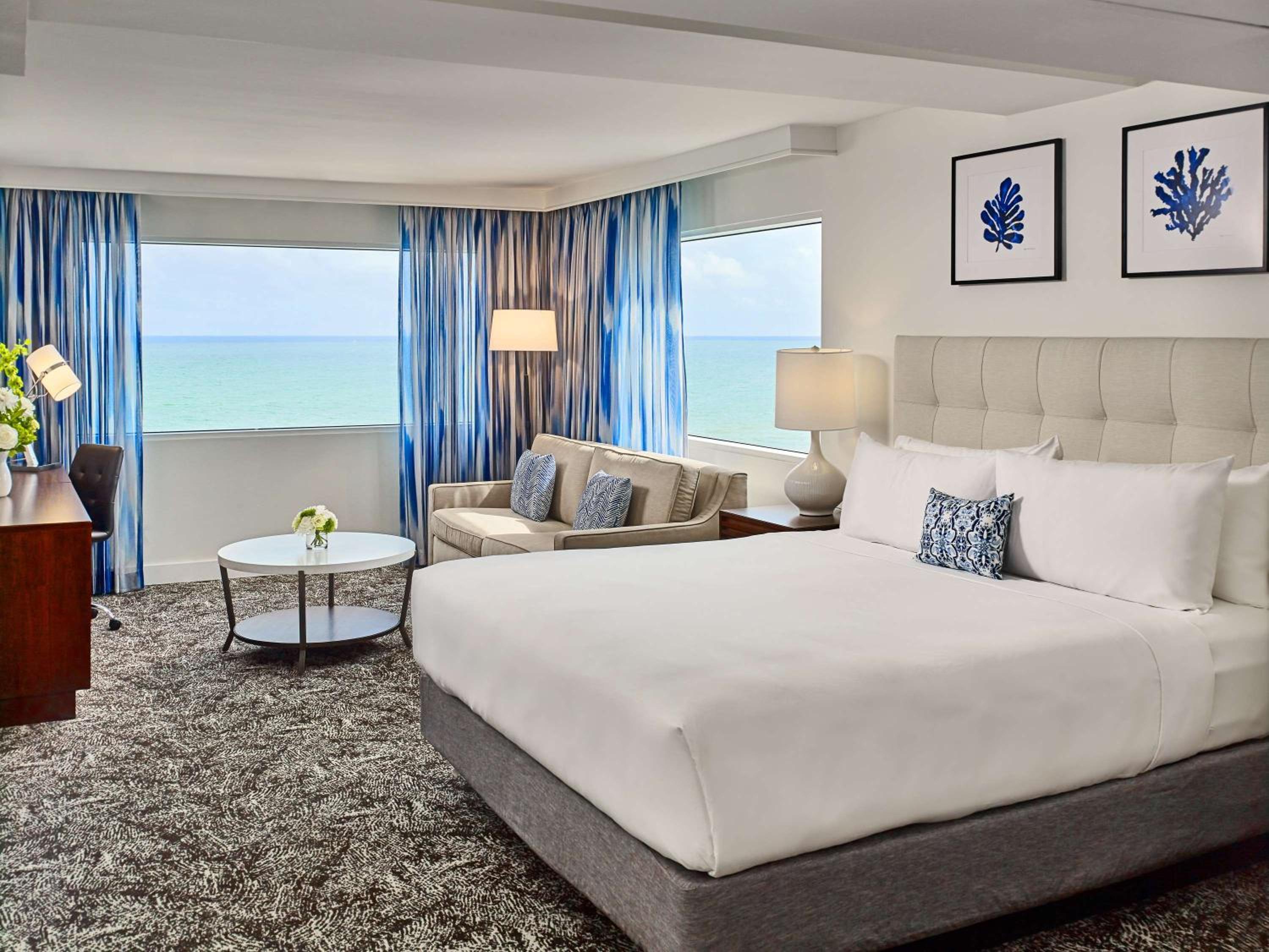 Mobility Accessible - Junior Ocean King Suite with Roll-In Shower