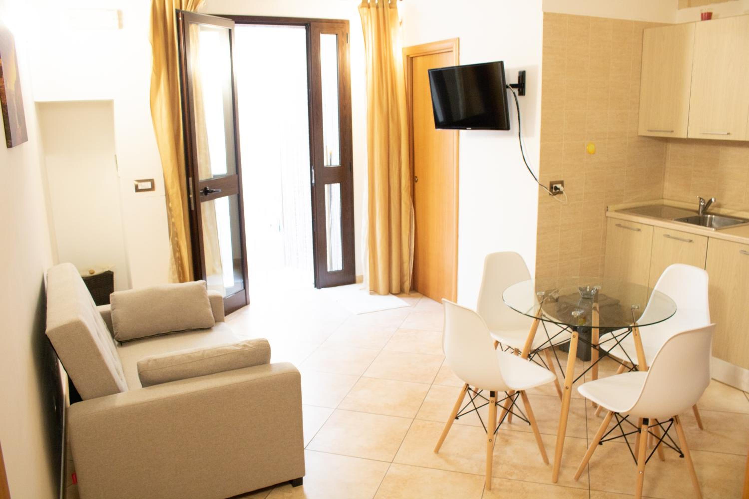 Two-Bedroom House - Photo 1