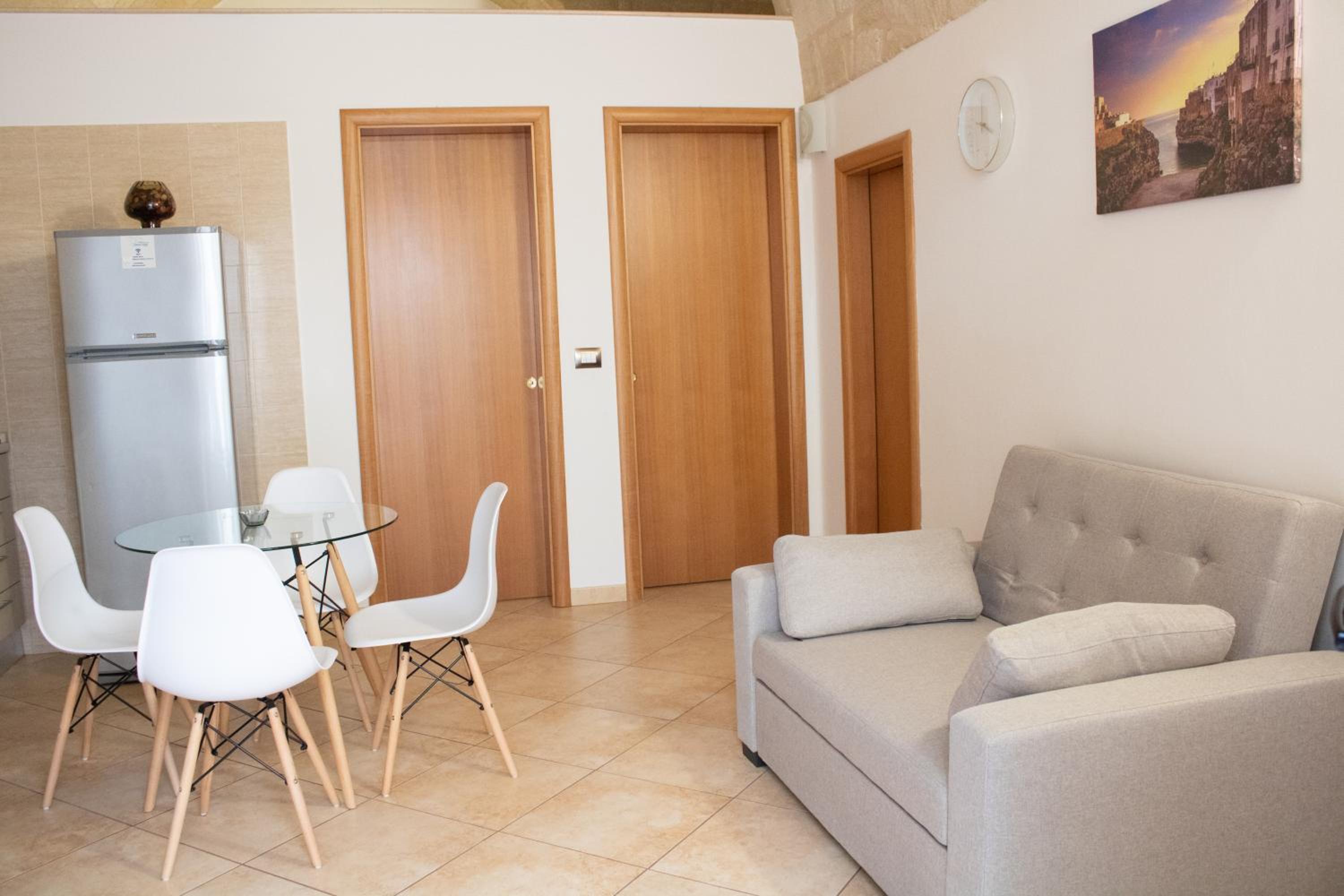 Two-Bedroom House - Photo 29