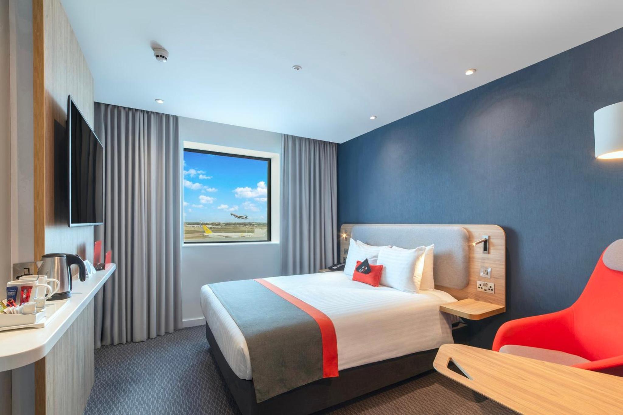 Standard Double Room with Runway View