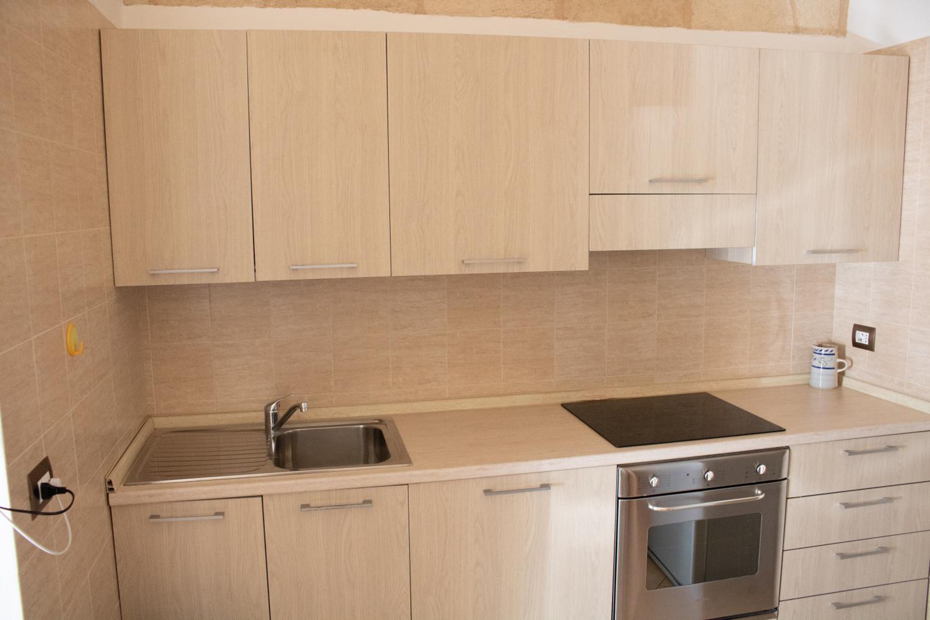 Two-Bedroom House - Photo 8
