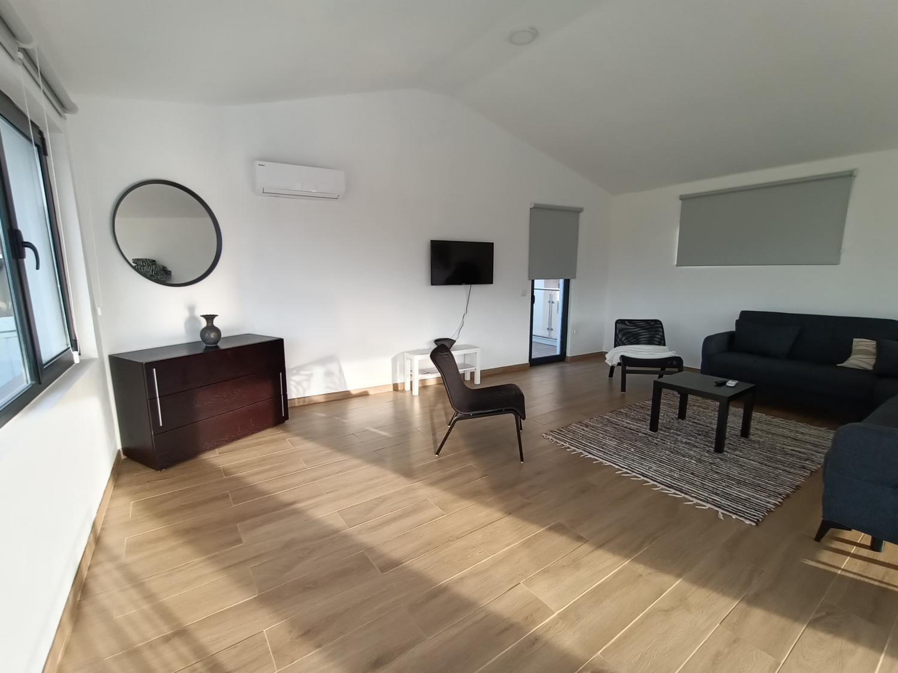 Two-Bedroom House - Photo 9
