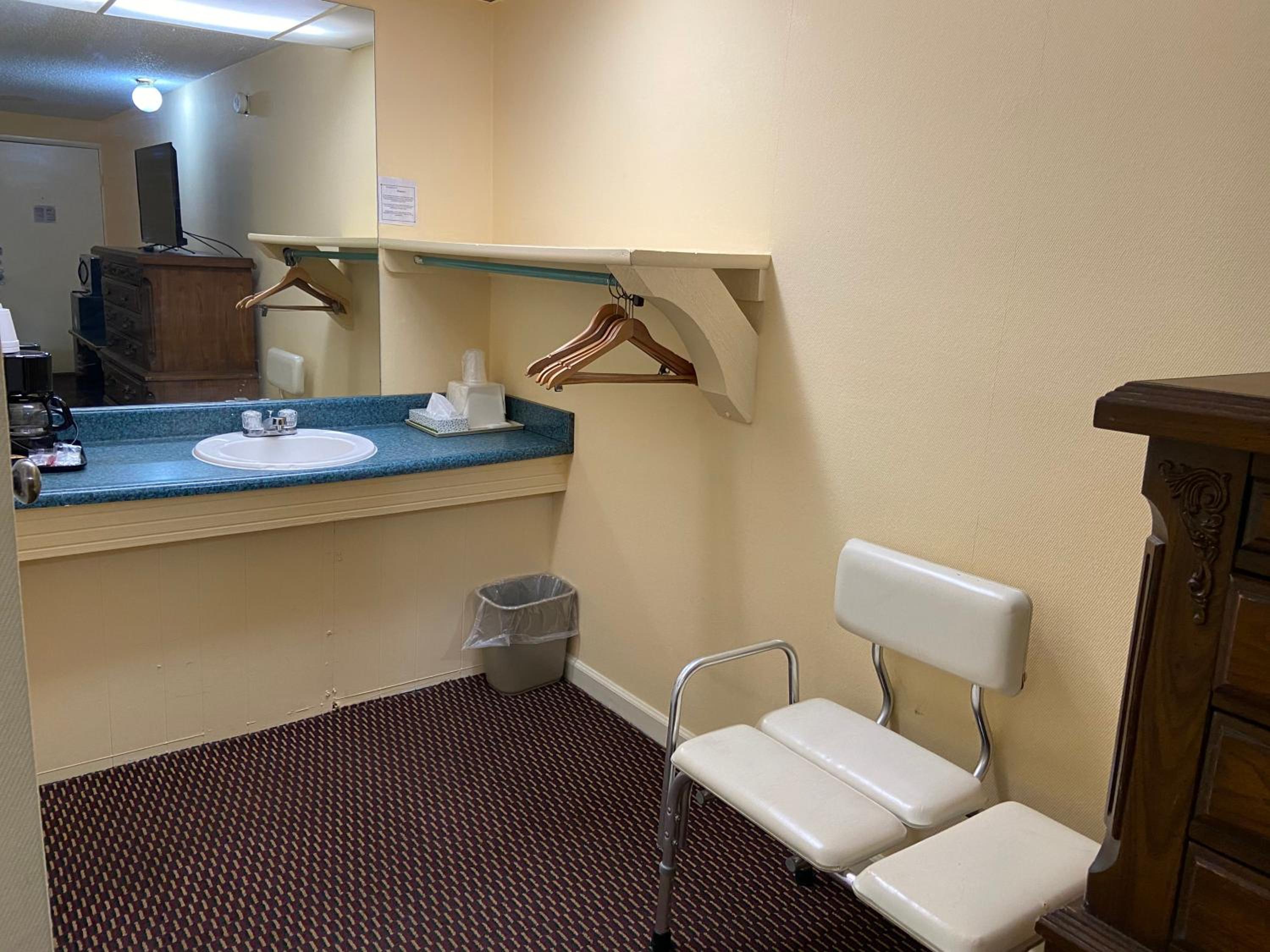 Double Room - Disability Access - Photo 4