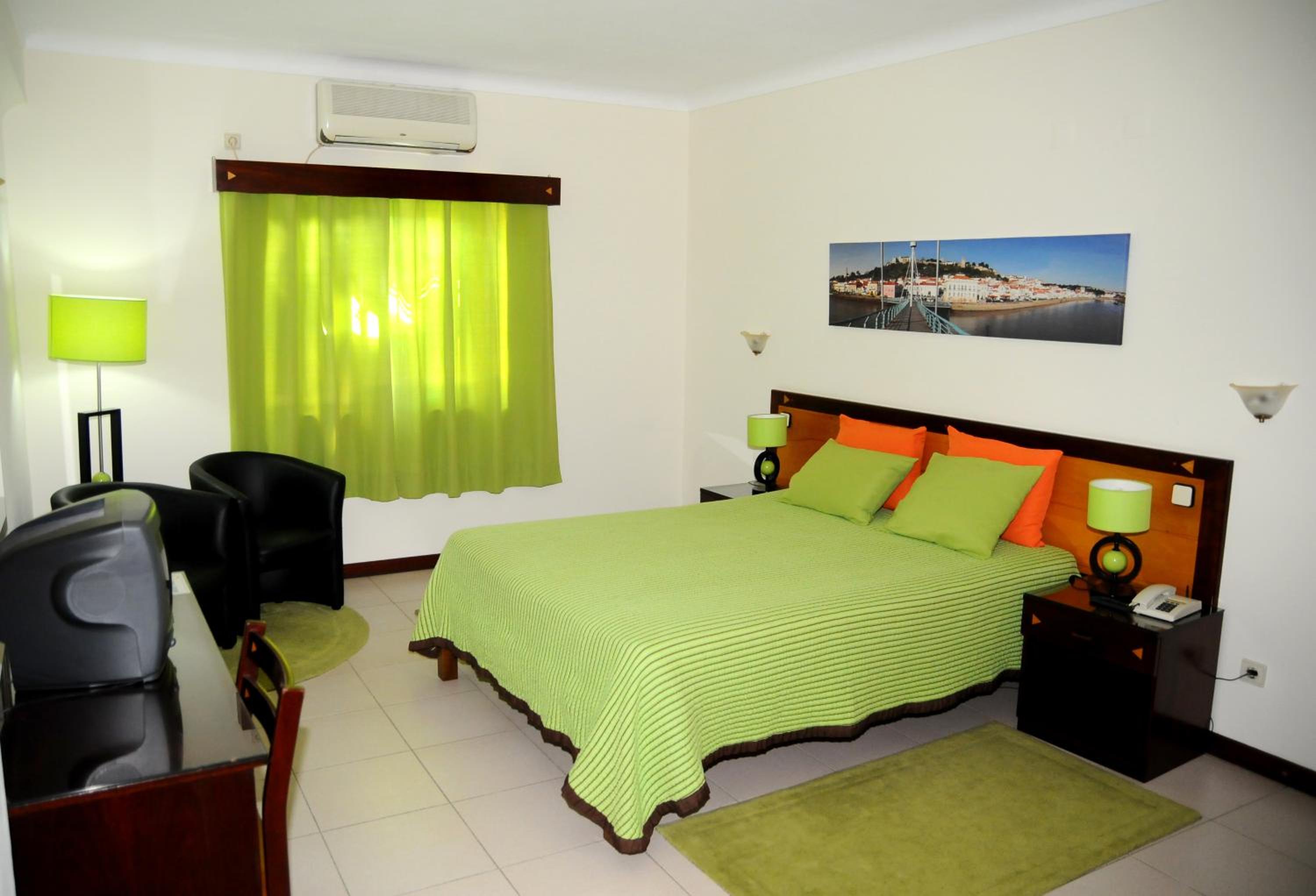 Double or Twin Room photo 3