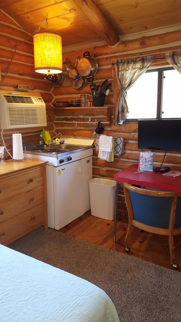 Cozy Cabin photo 2