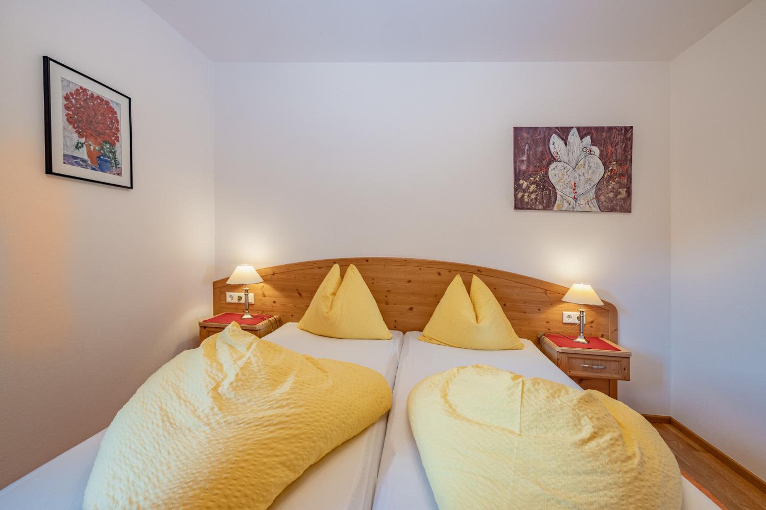 Two-Bedroom Apartment with Balcony photo 3