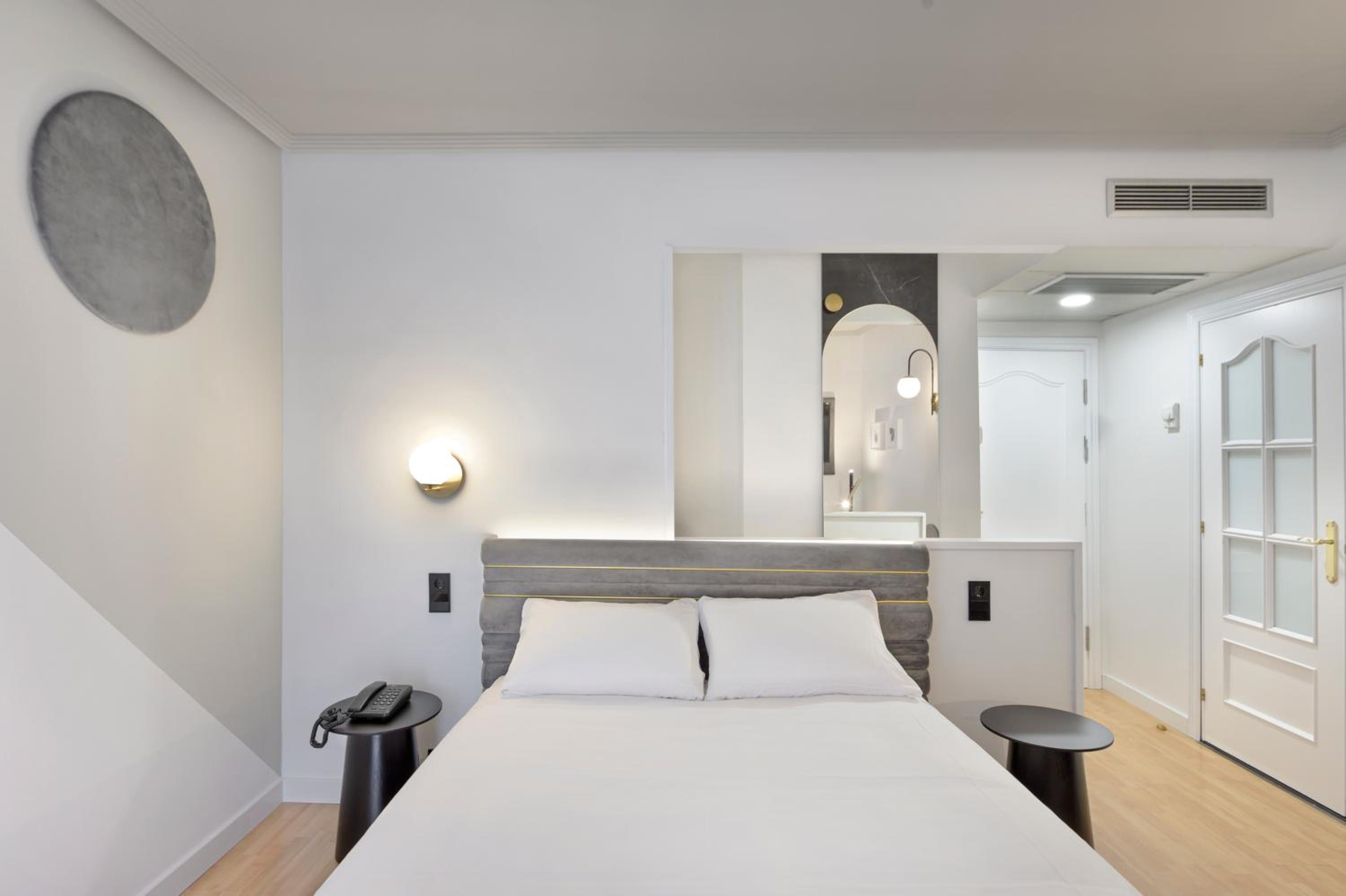 Queen Room photo 3