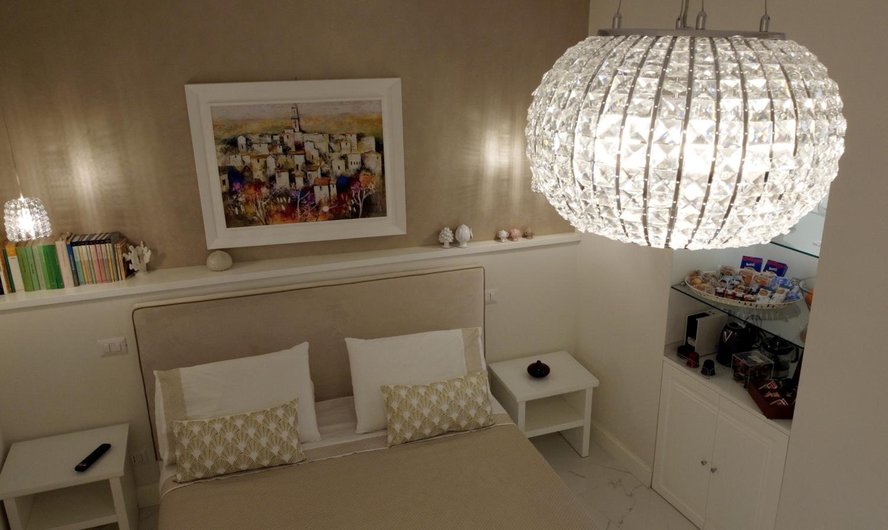 Deluxe Double Room with Extra Bed - Photo 21