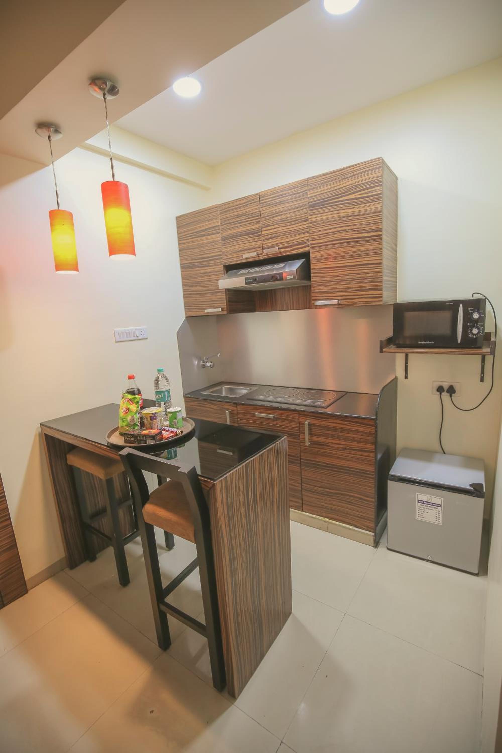 Executive Suite - Photo 3