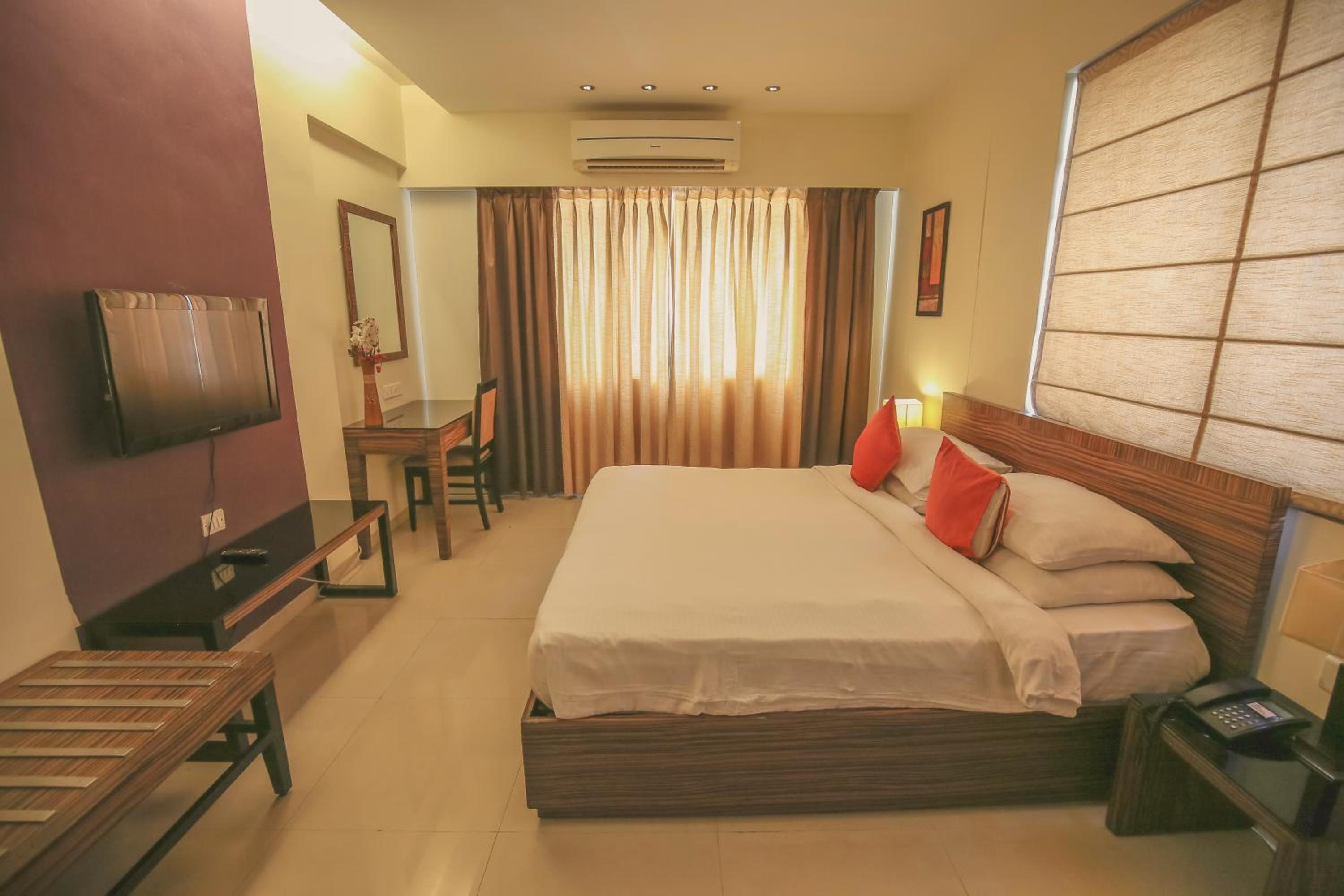 Deluxe Suite - Photo 5