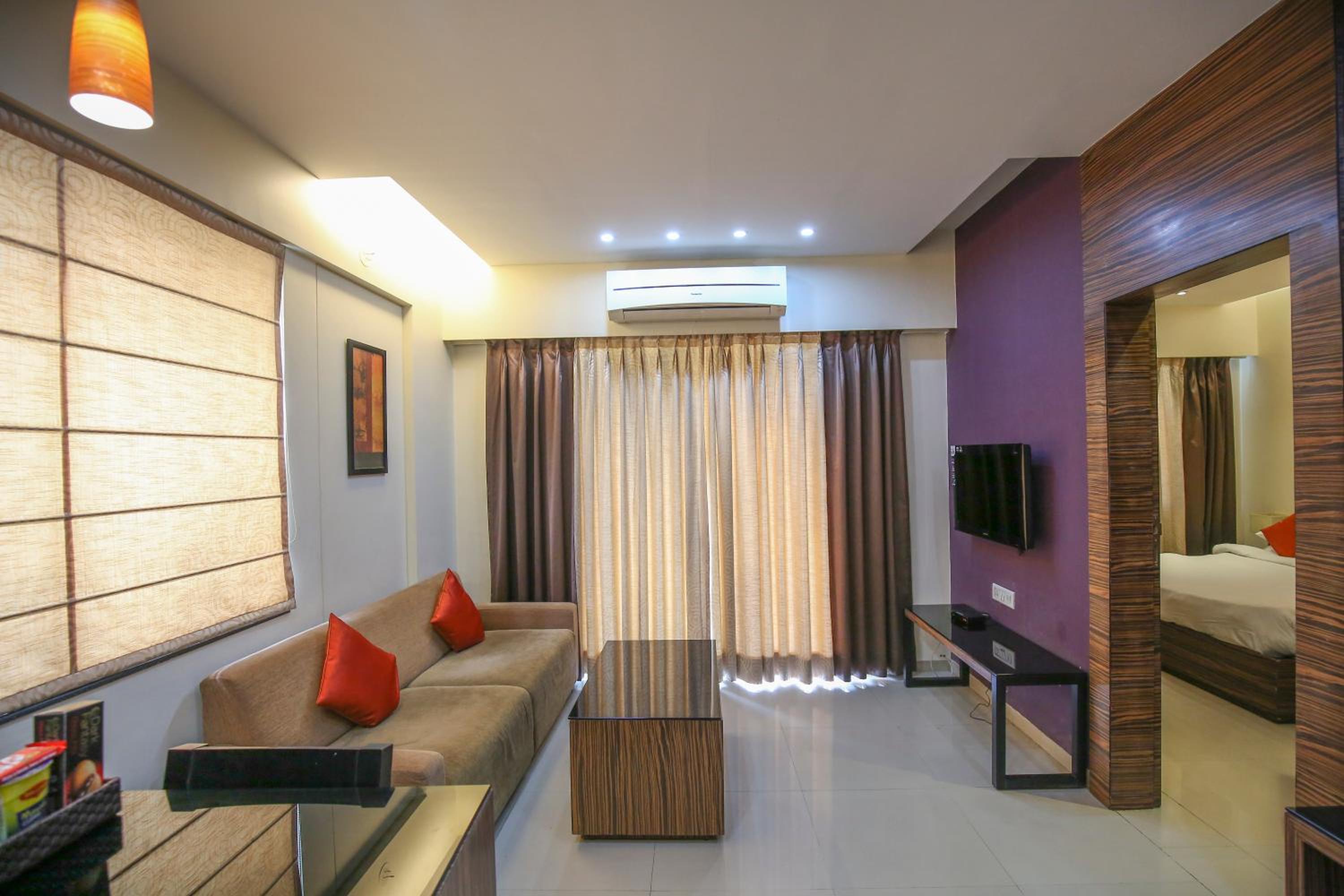 Deluxe Suite - Photo 2