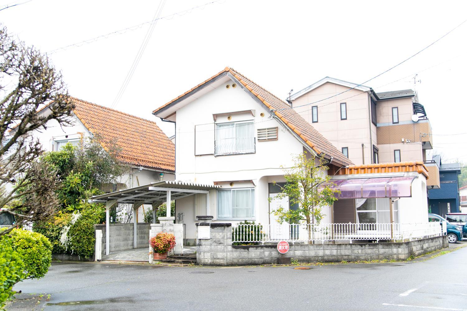 Three-Bedroom House - Photo 15