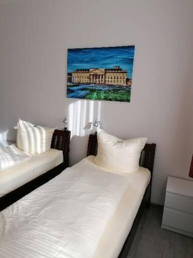 Twin Room - Photo 7