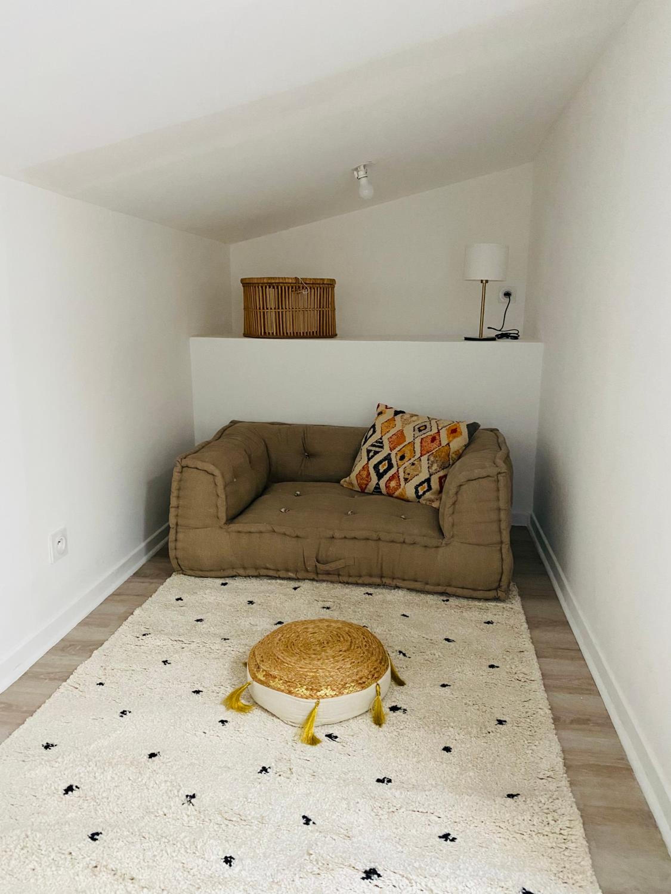 One-Bedroom Apartment - Photo 8