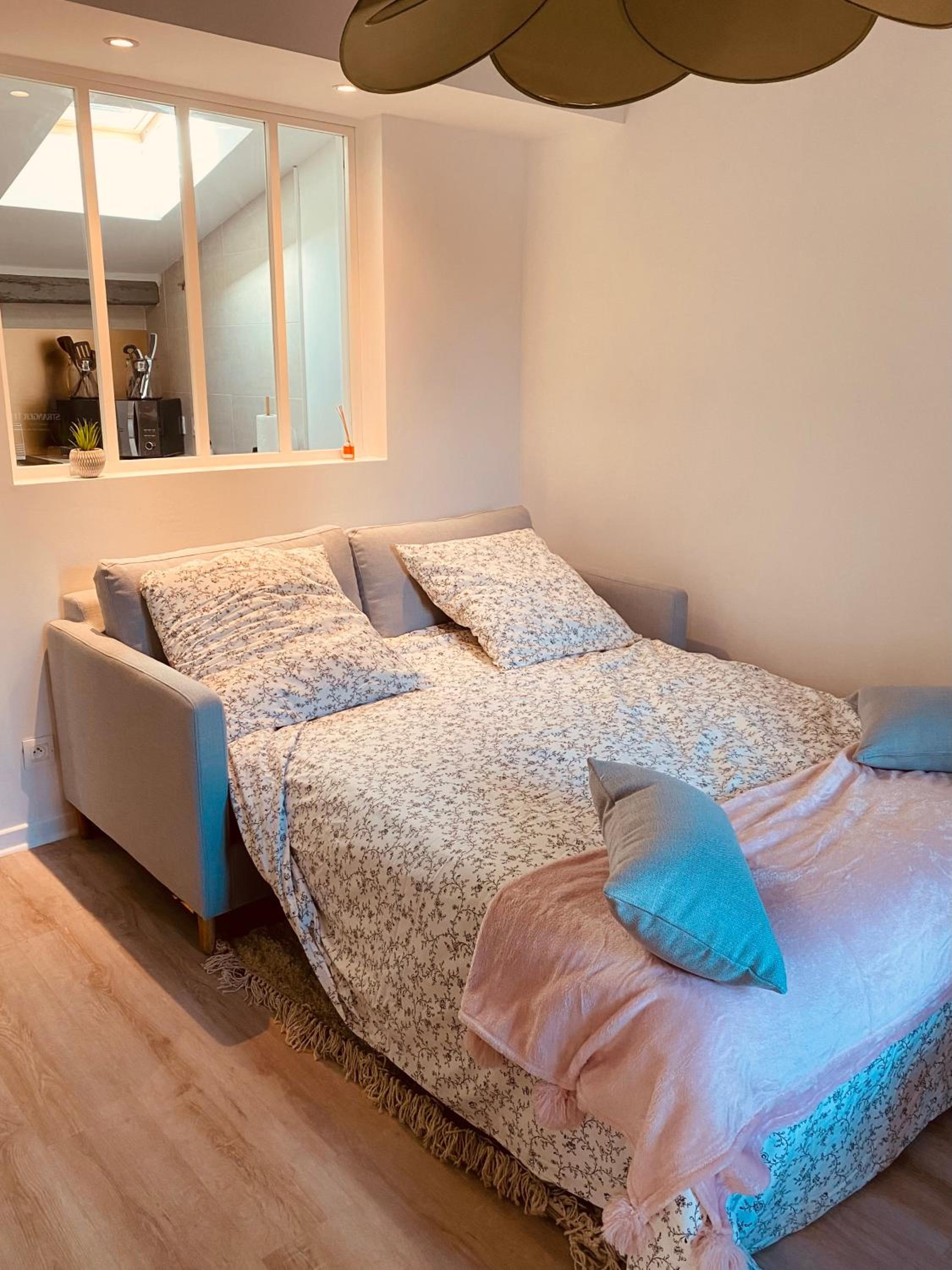 One-Bedroom Apartment - Photo 10