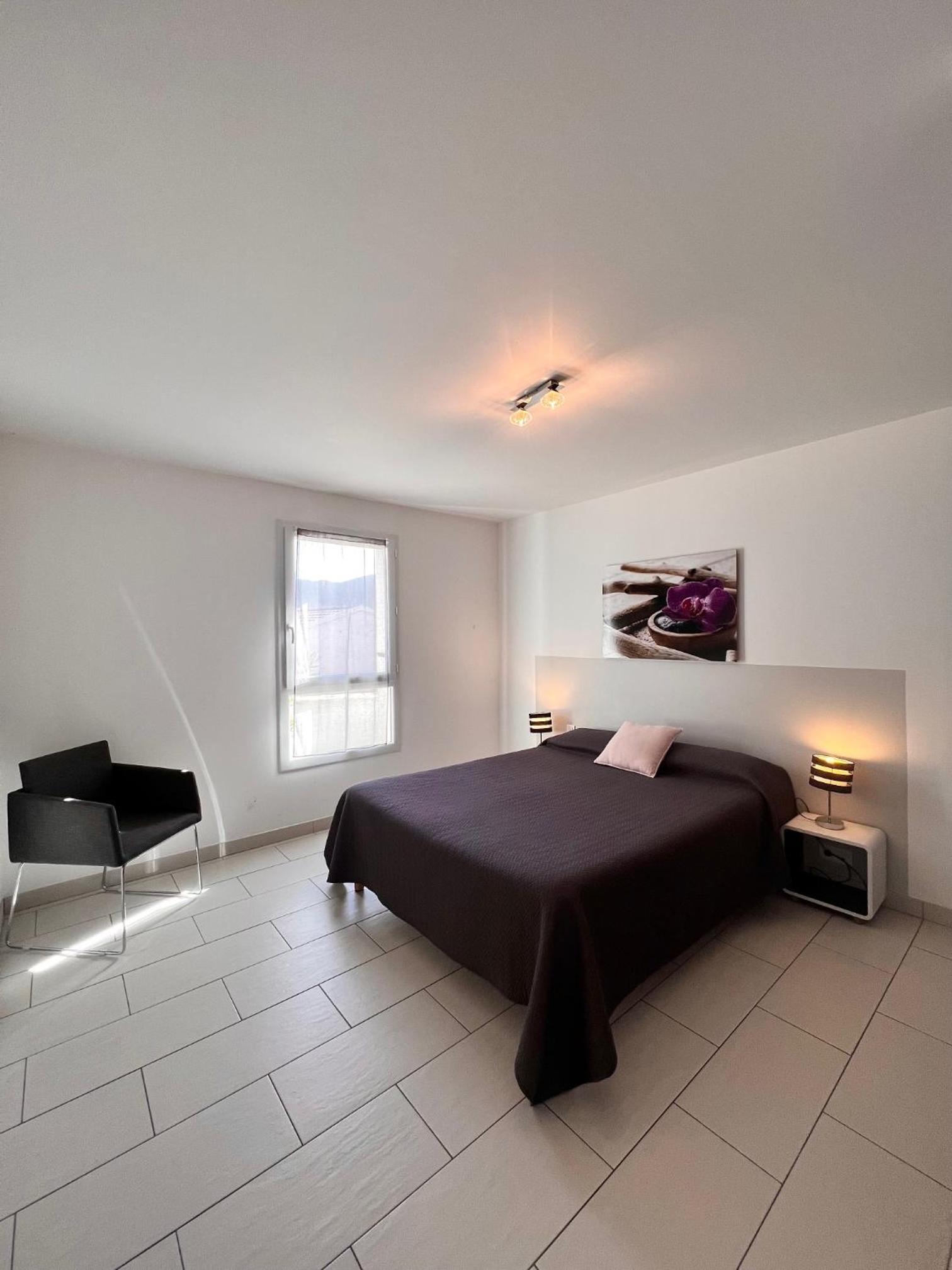 Apartment (4 Adults)