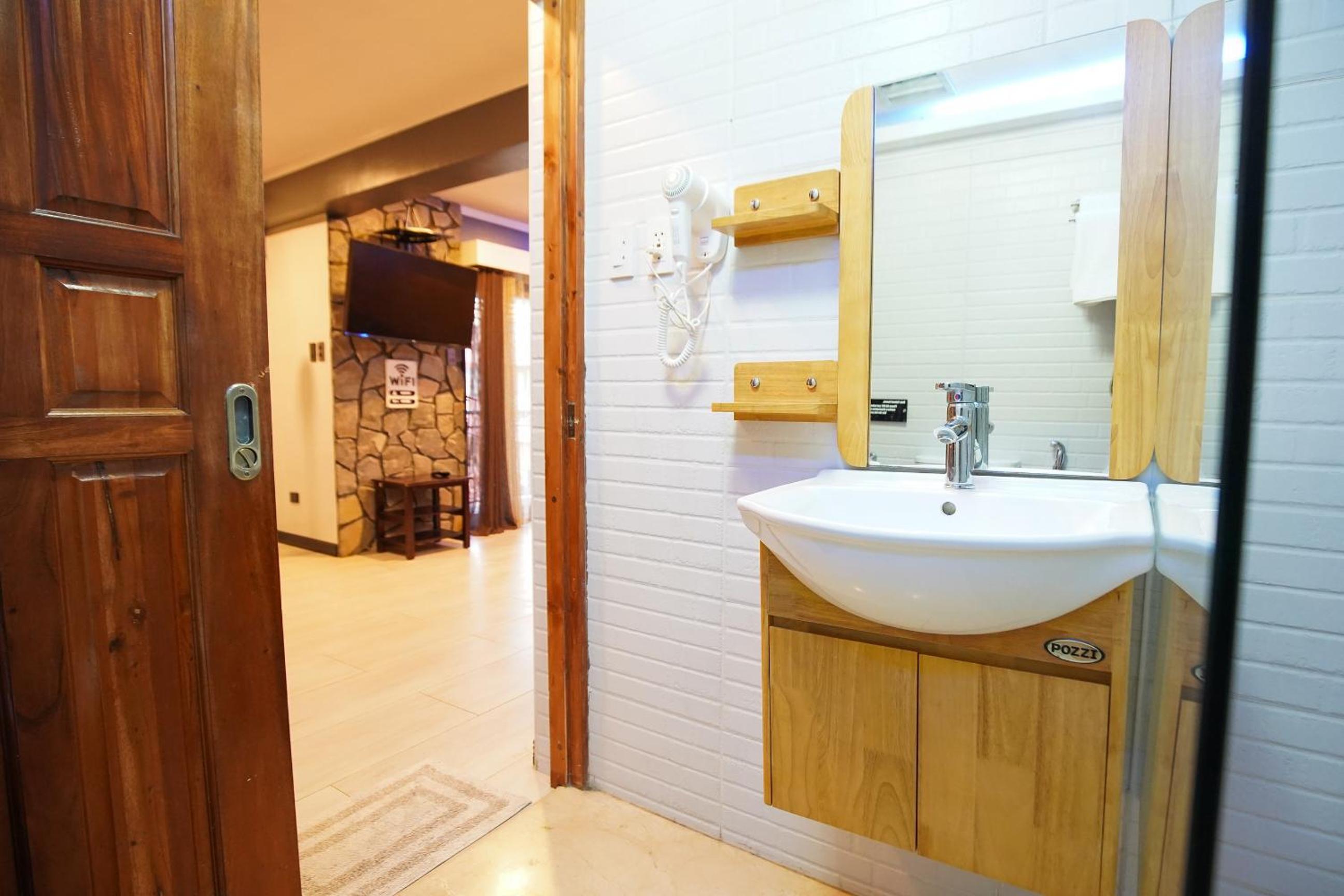 Loft Suite - Photo 3