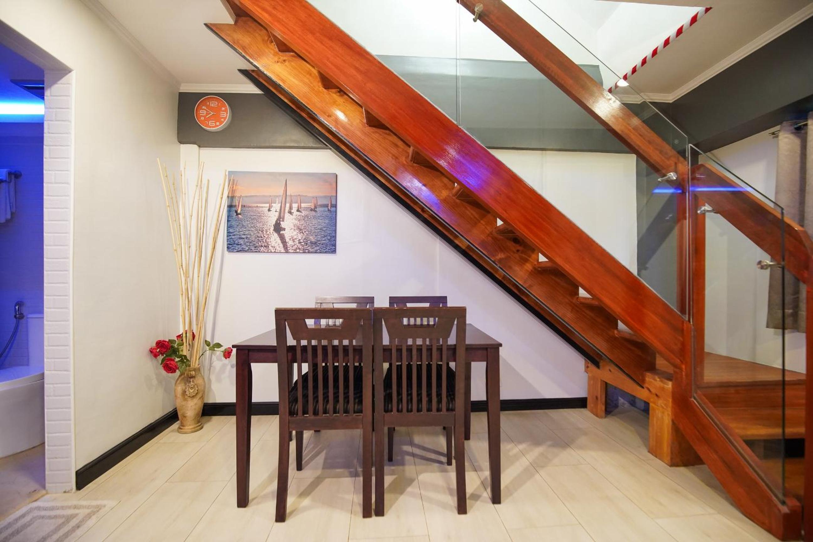 Loft Suite - Photo 25