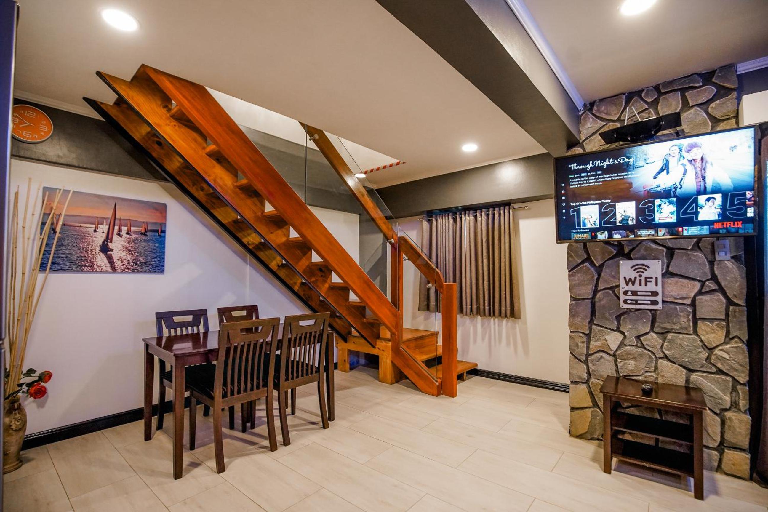 Loft Suite - Photo 23