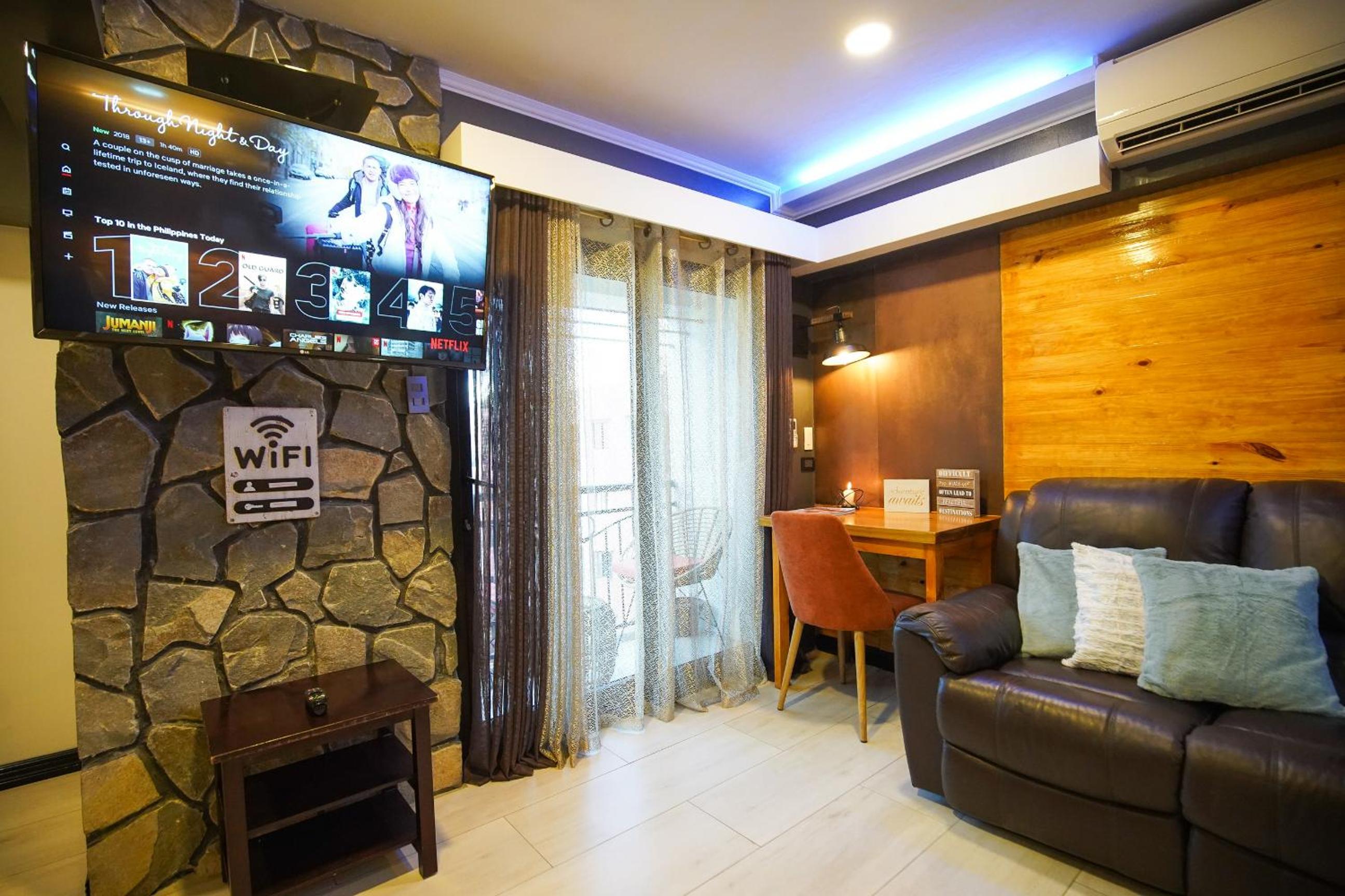 Loft Suite - Photo 22