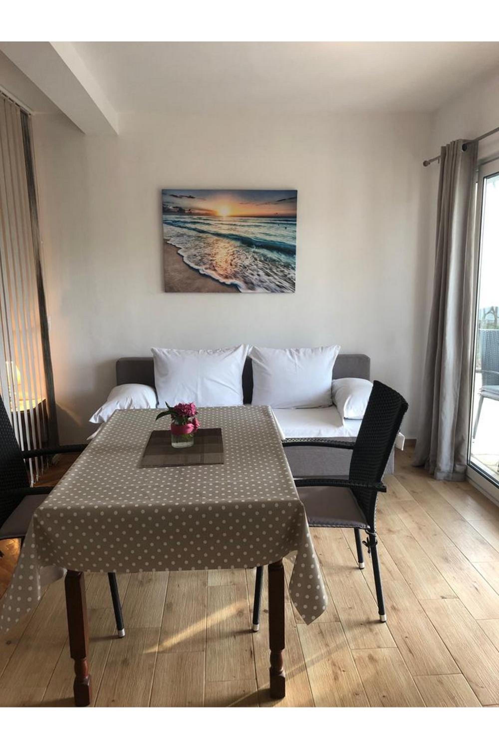 Studio Apartment with Terrace photo 3