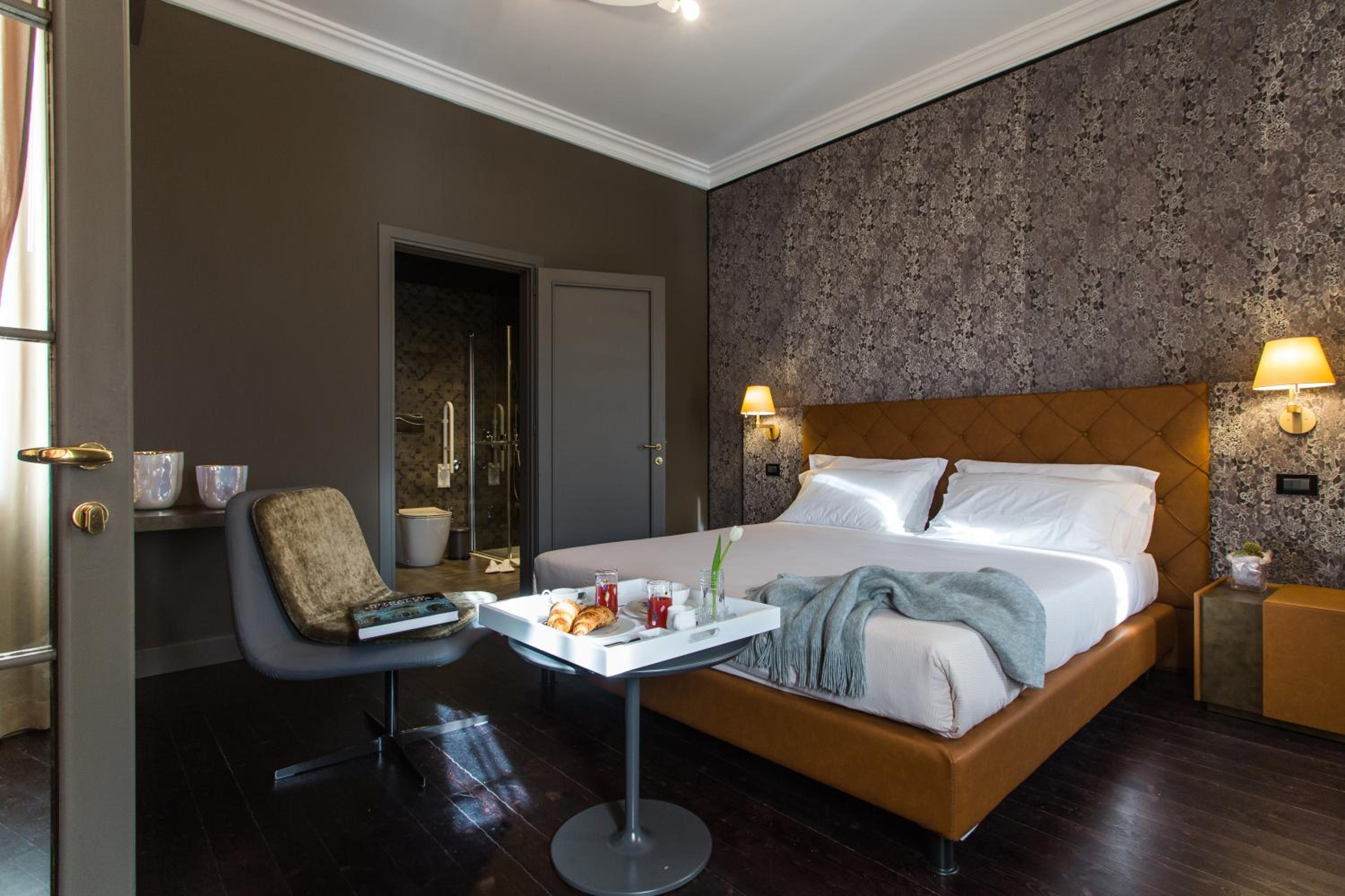 Grand Deluxe Double Room with Canal View photo 1