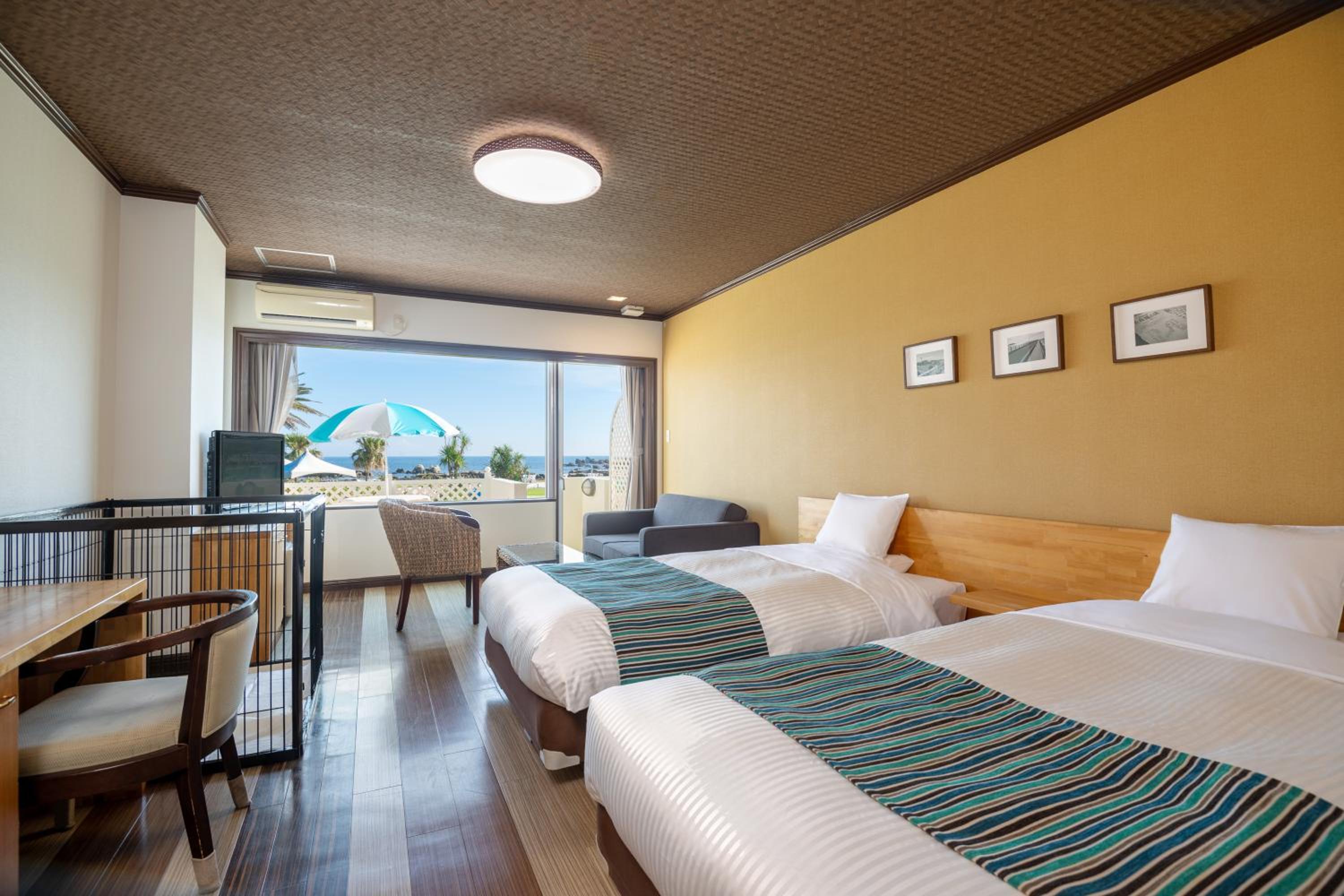 Deluxe Dog Friendly Room with Ocean View - Non-Smoking