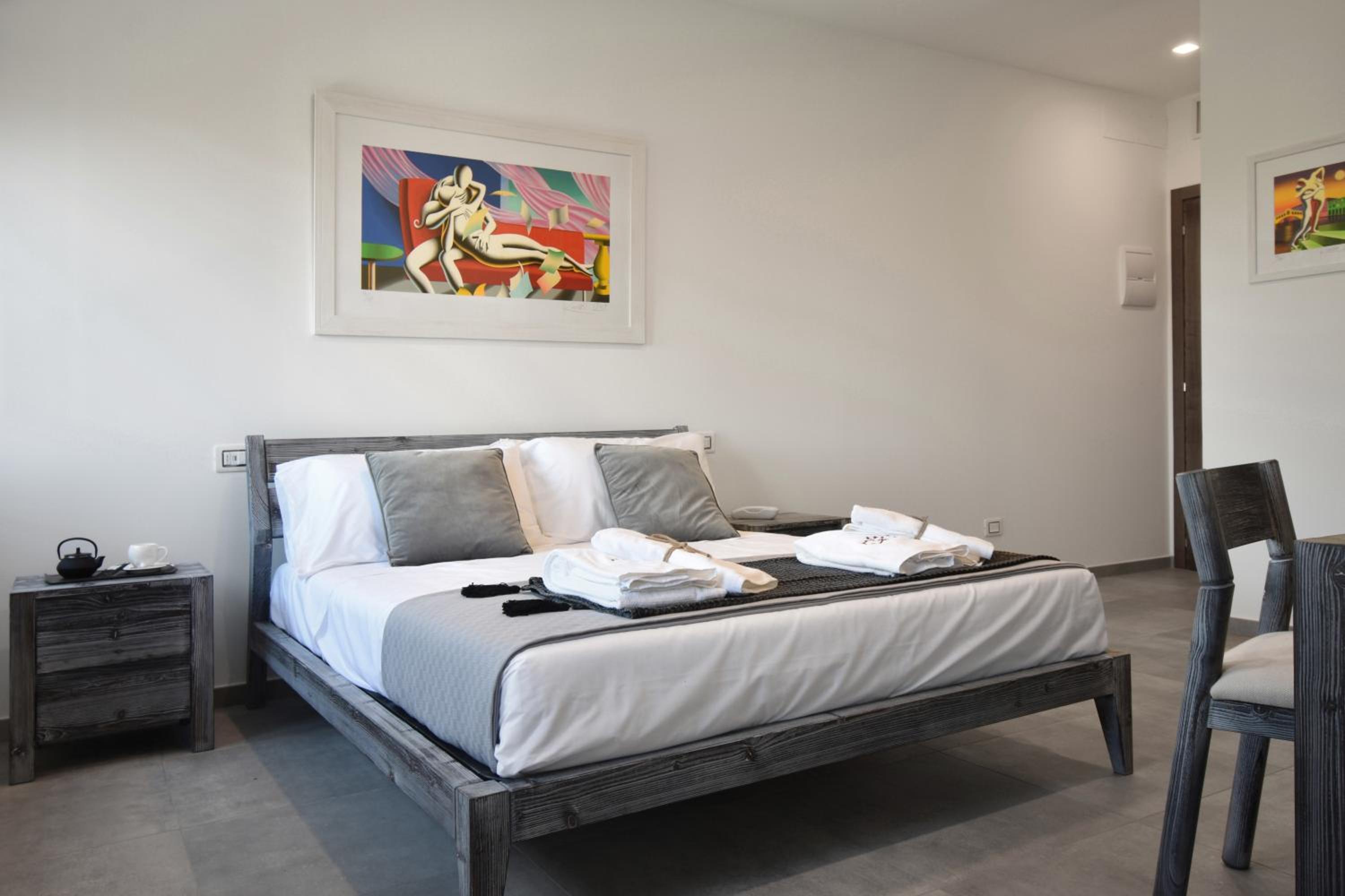 King Room - Disability Access - Photo 11