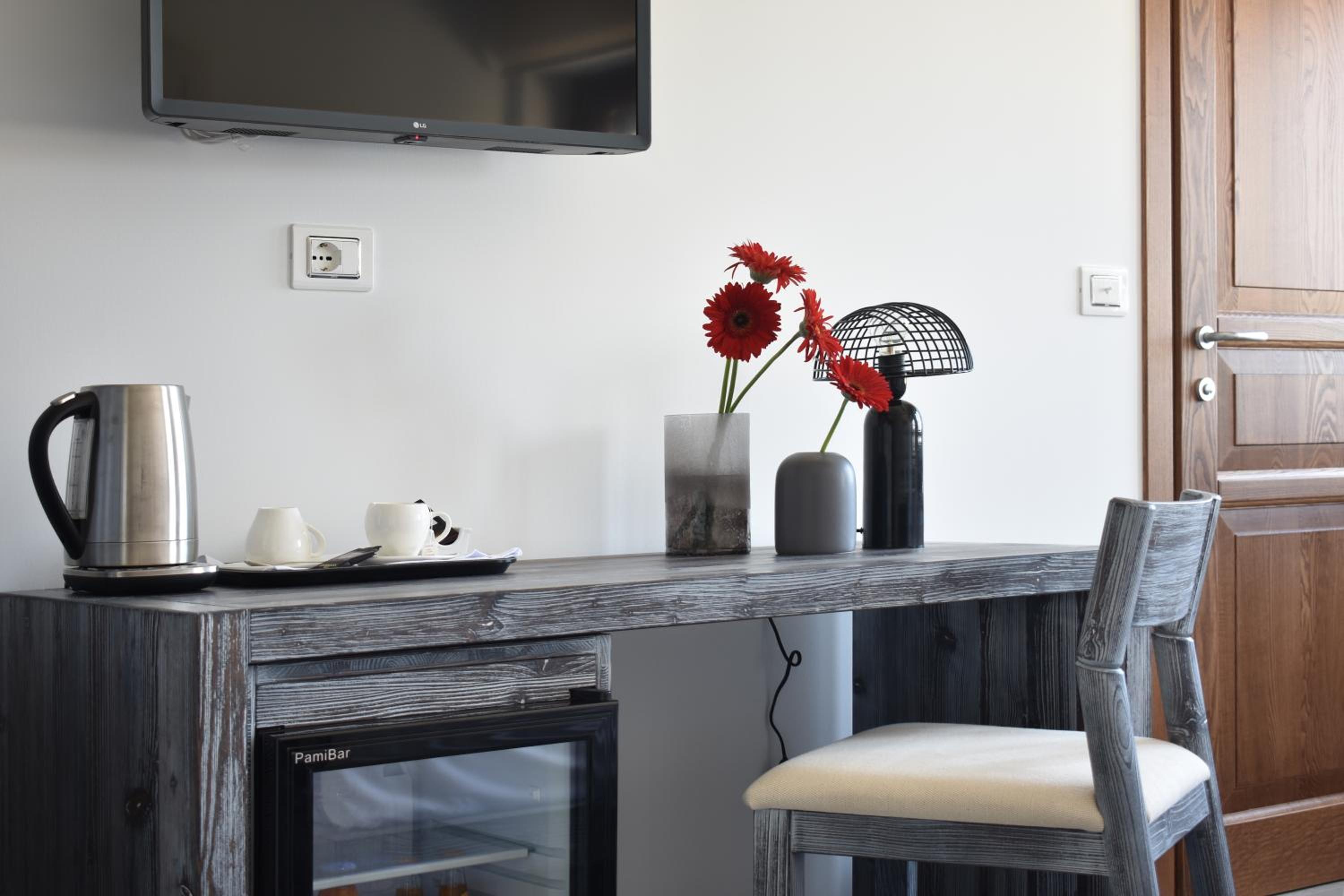 King Room - Disability Access - Photo 14
