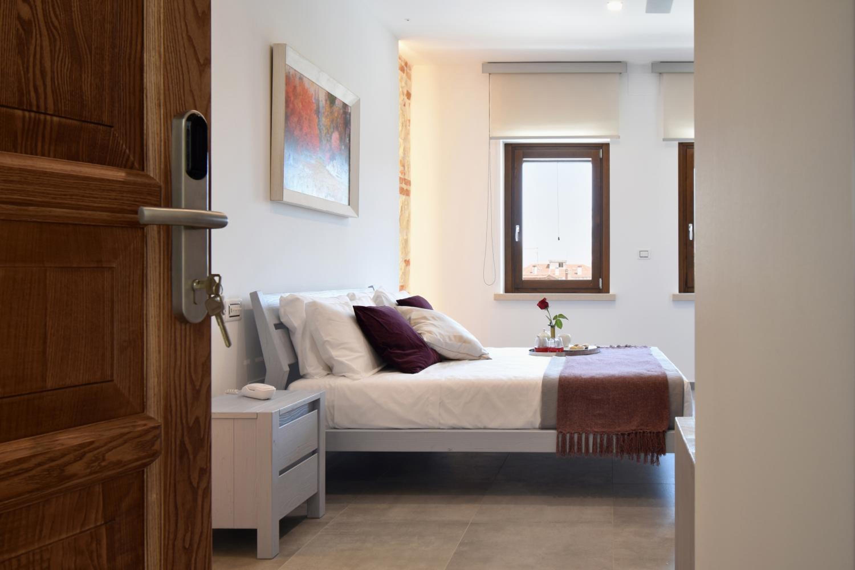 Deluxe Suite with Spa Bath - Photo 1