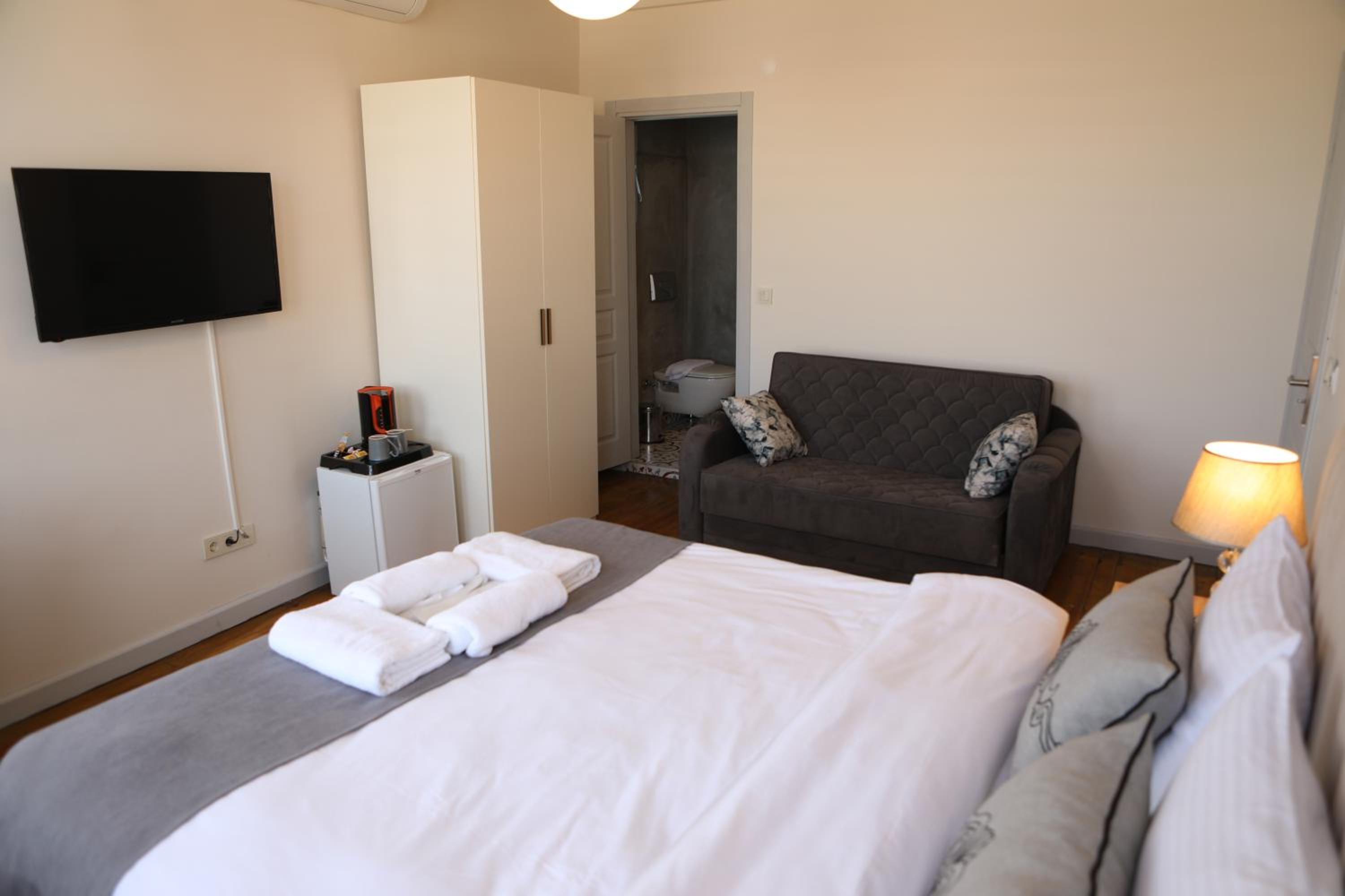 Deluxe Suite With Sea View photo 2