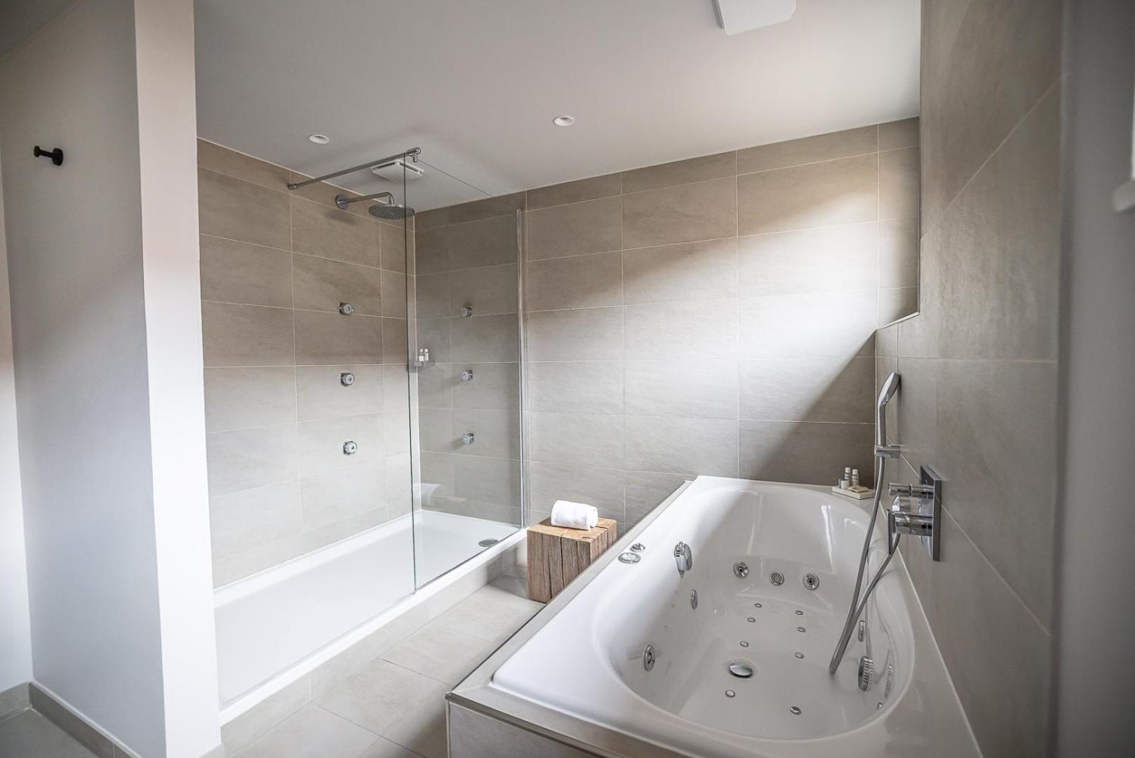 Suite photo