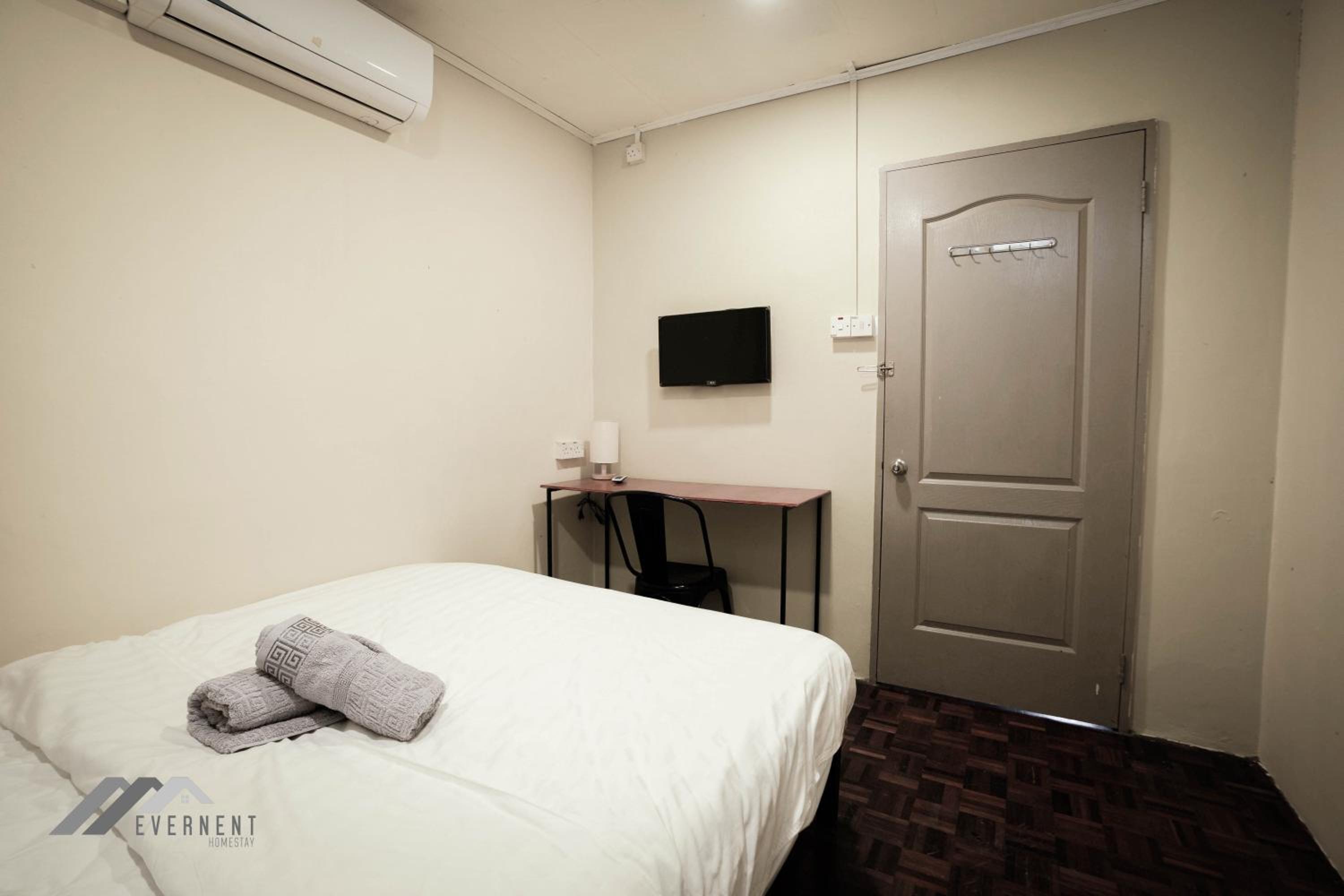 Queen Room photo 3