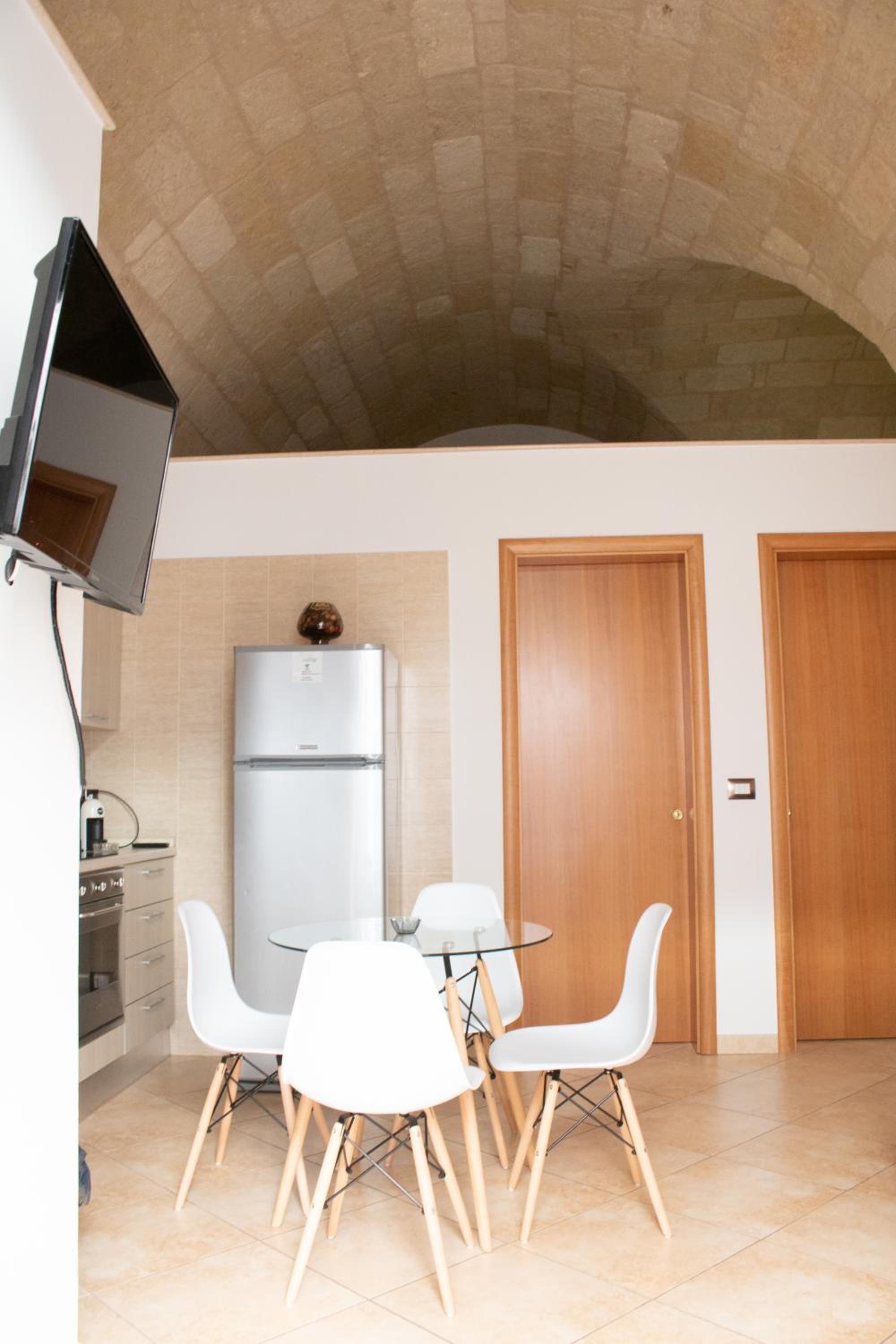 Two-Bedroom House - Photo 25