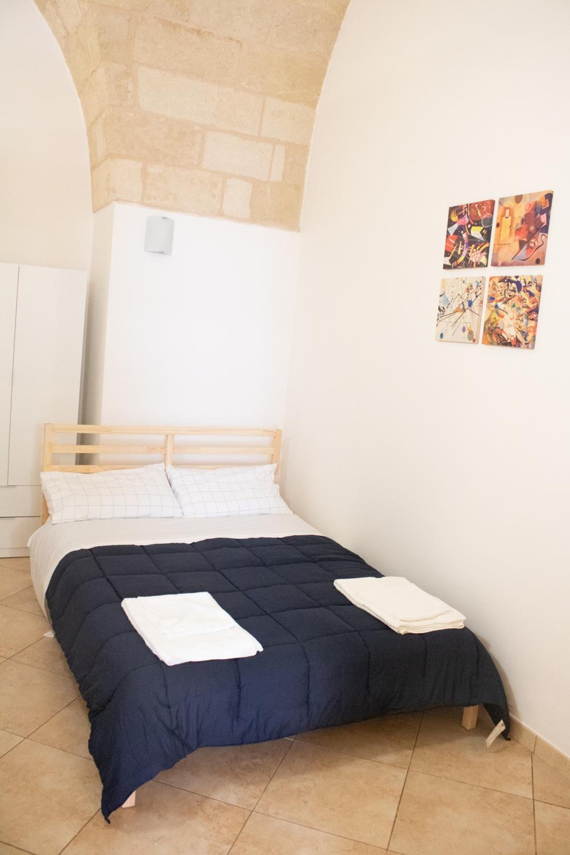 Two-Bedroom House - Photo 17