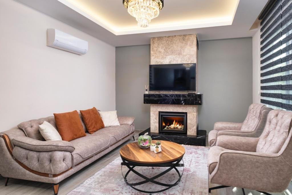 Deluxe Suite with Spa Bath
