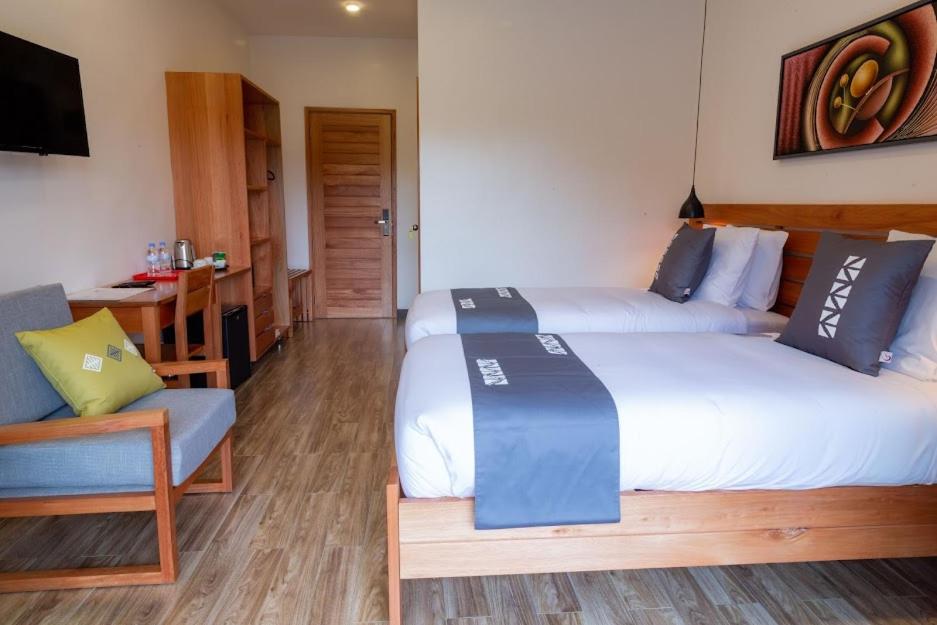 Deluxe Double Room with Two Double Beds photo 2