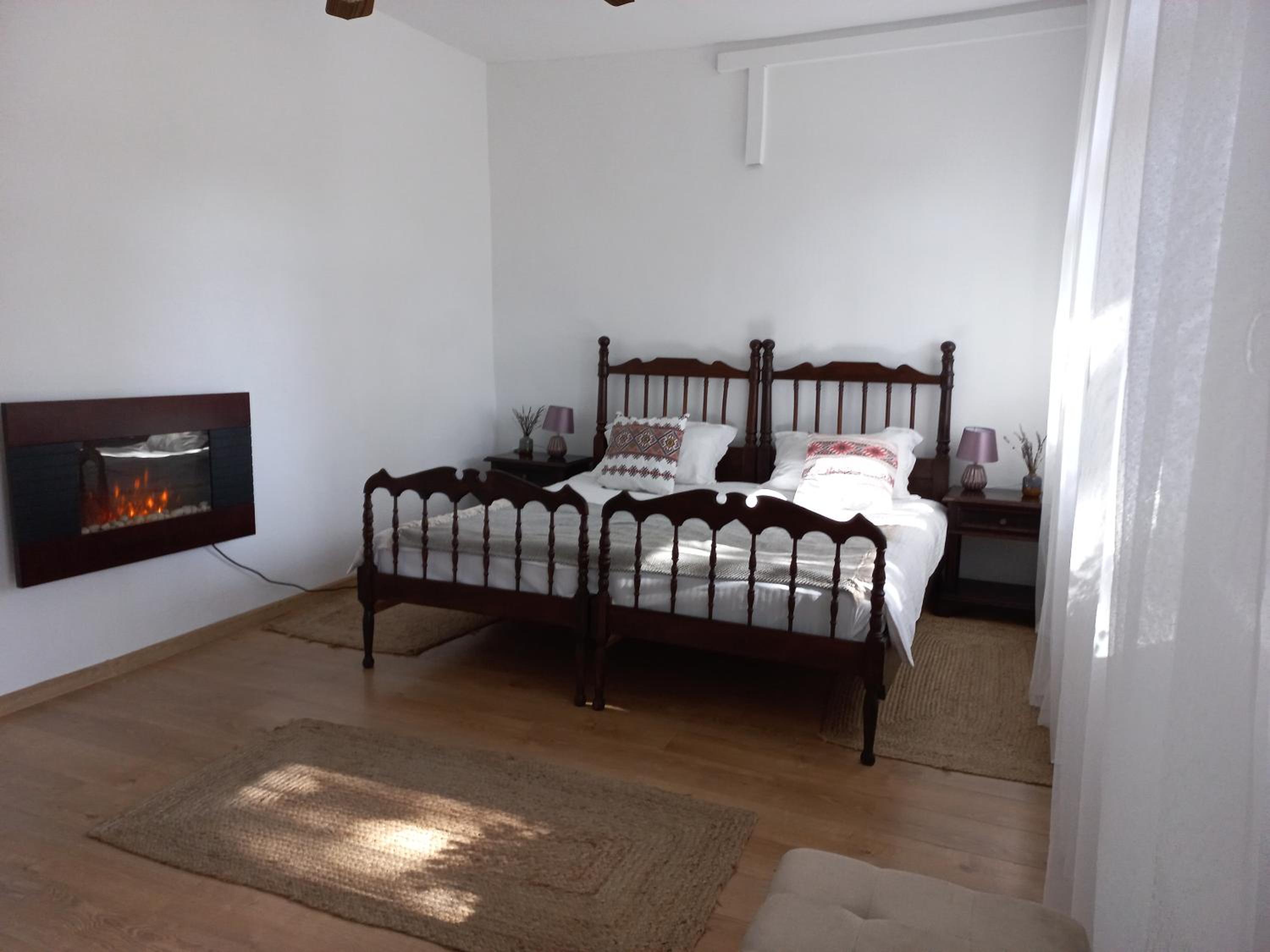 Four-Bedroom House - Photo 7