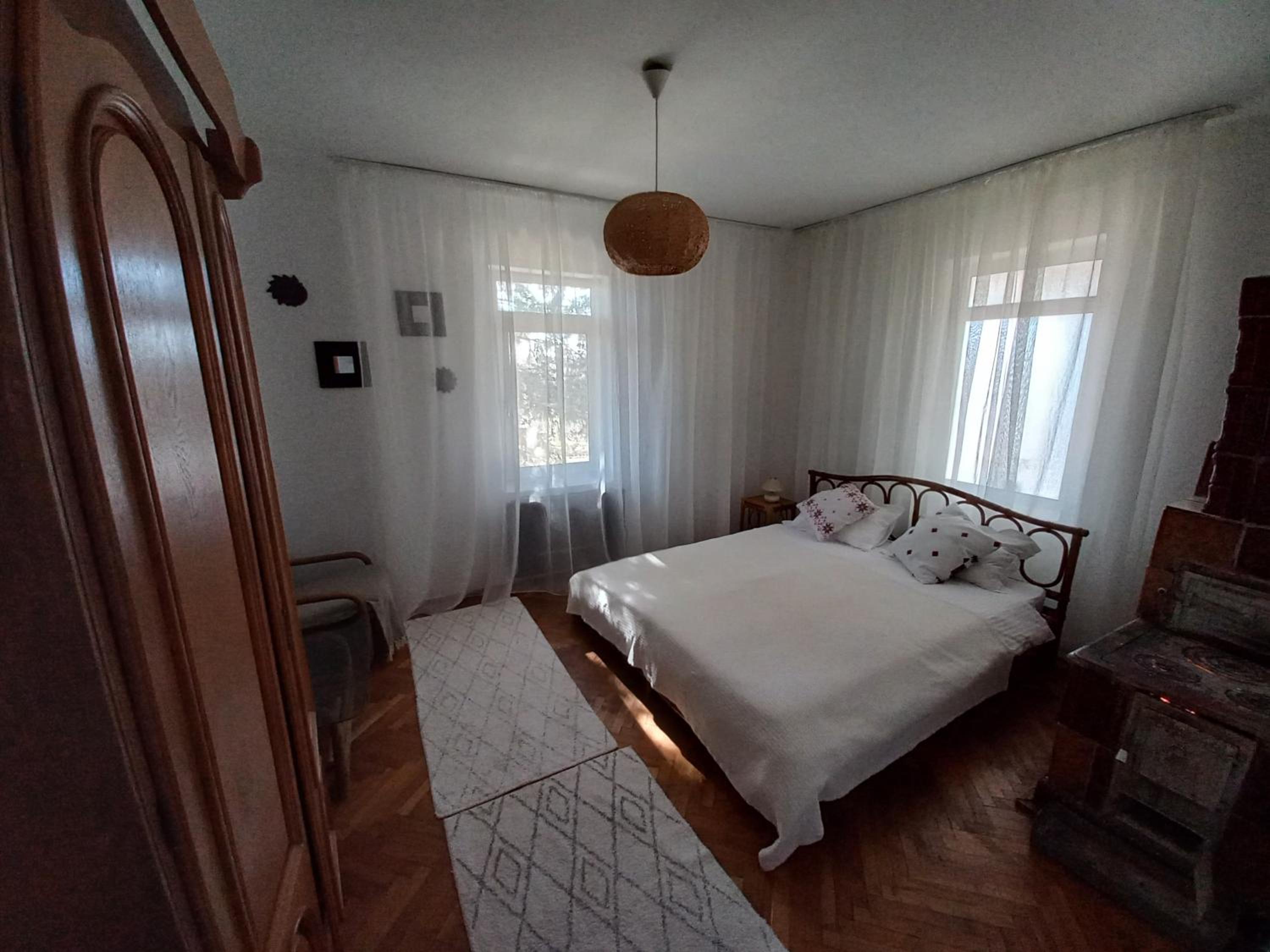 Four-Bedroom House - Photo 9