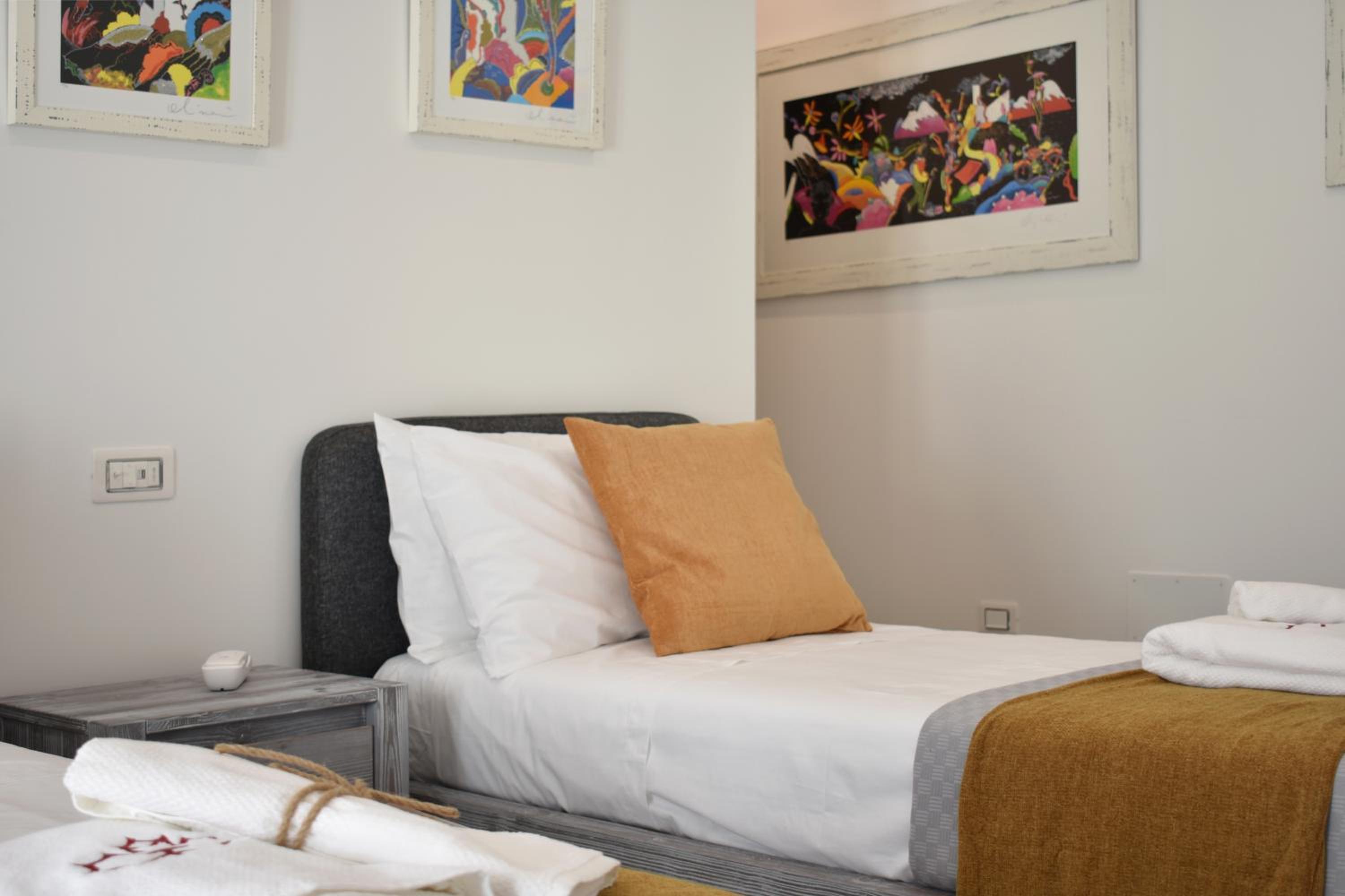 Twin Room with Private Bathroom - Photo 1