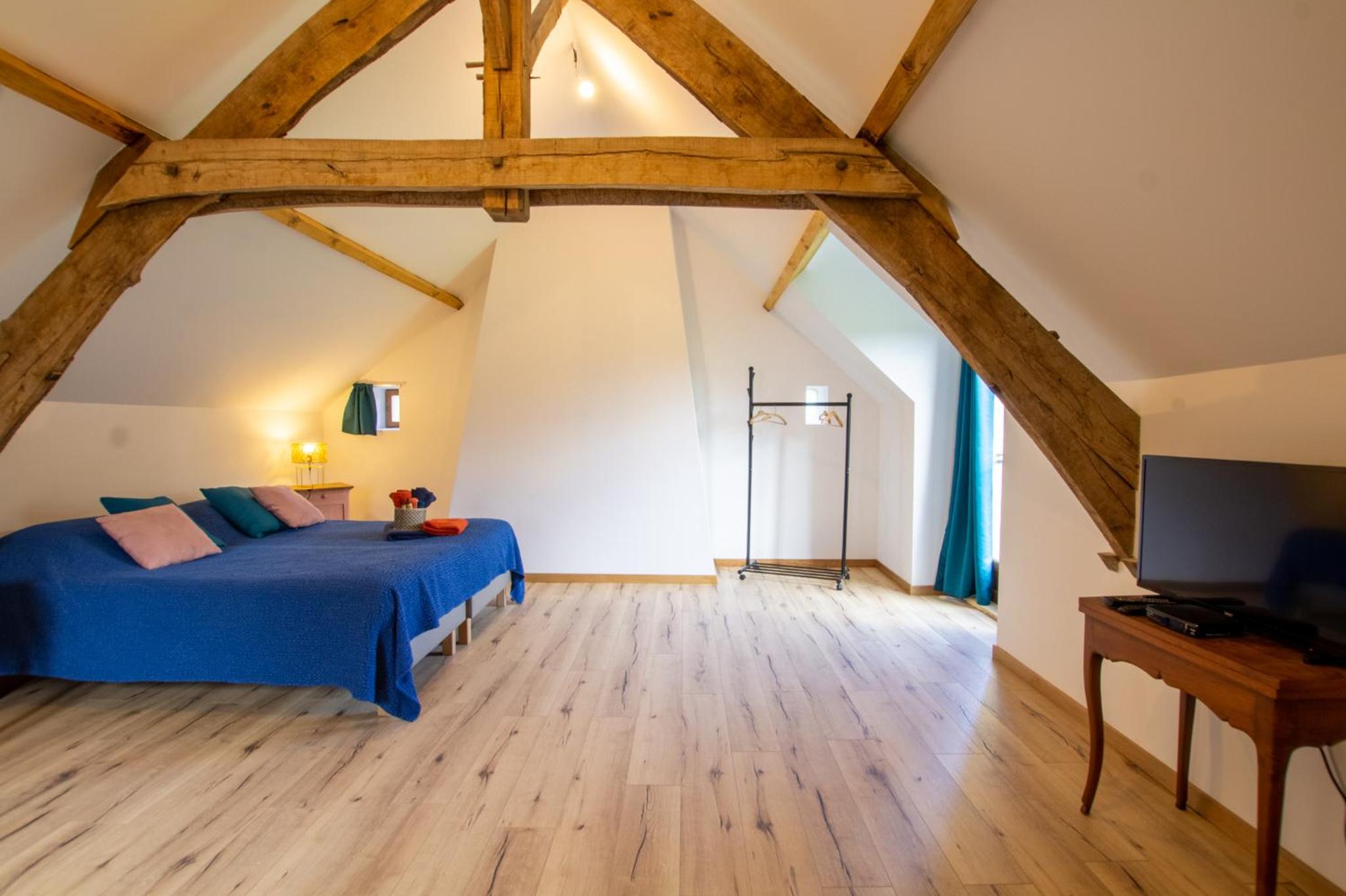Superior King Room - Photo 3